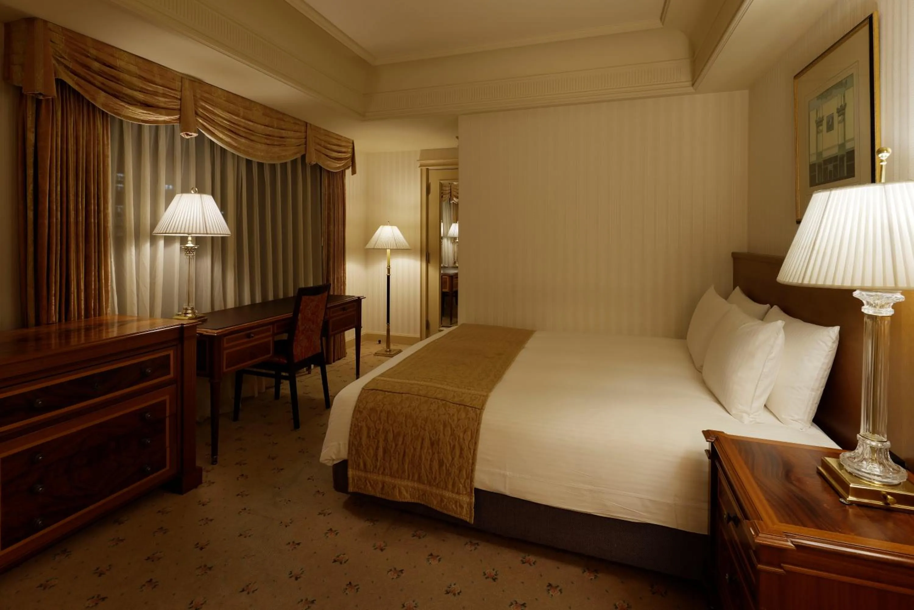 Photo of the whole room, Bed in Rihga Royal Hotel Tokyo