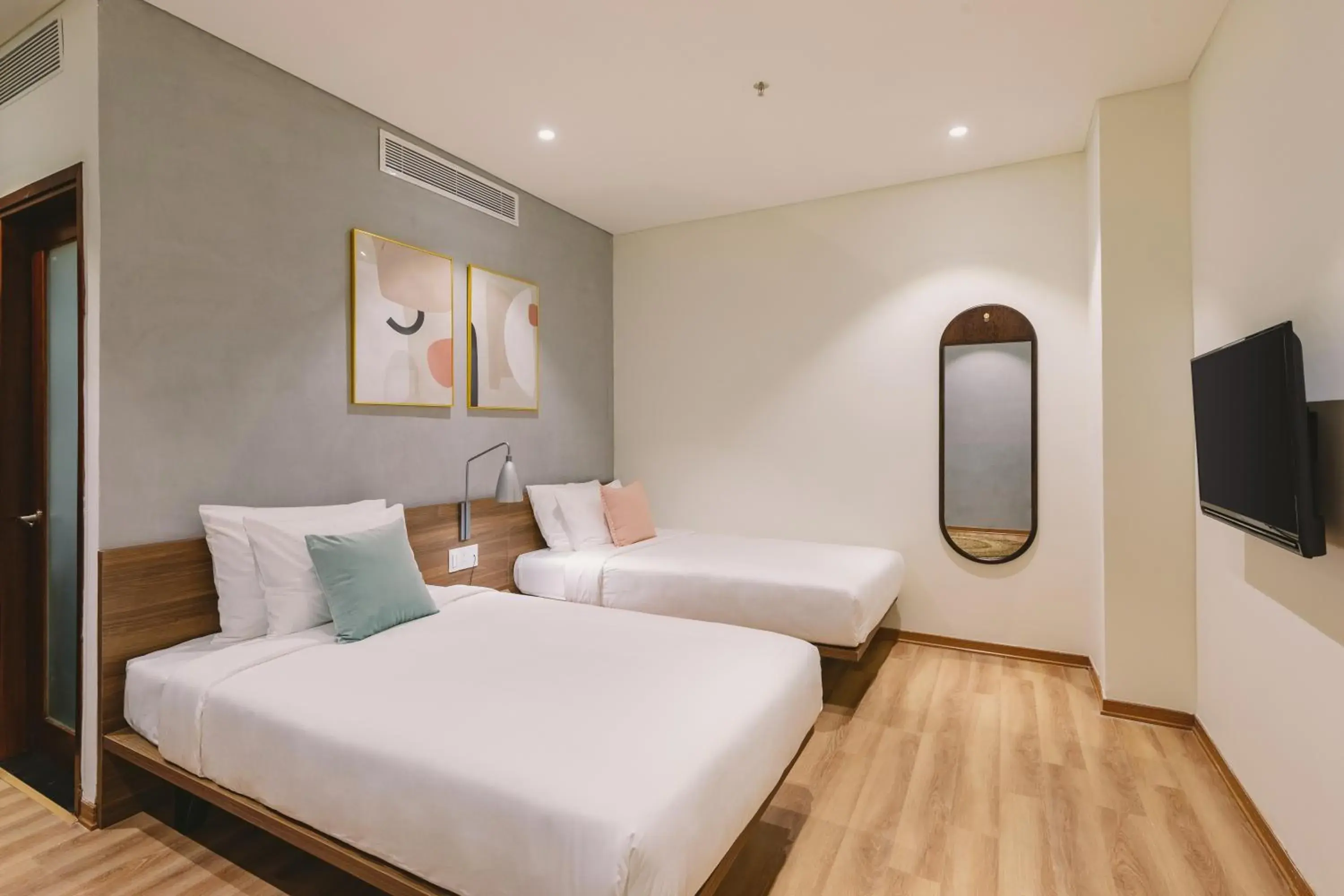 Superior Twin Room No Window in The Glomad Boutique Danang Superior Twin Room No Window in The Glomad Boutique Danang