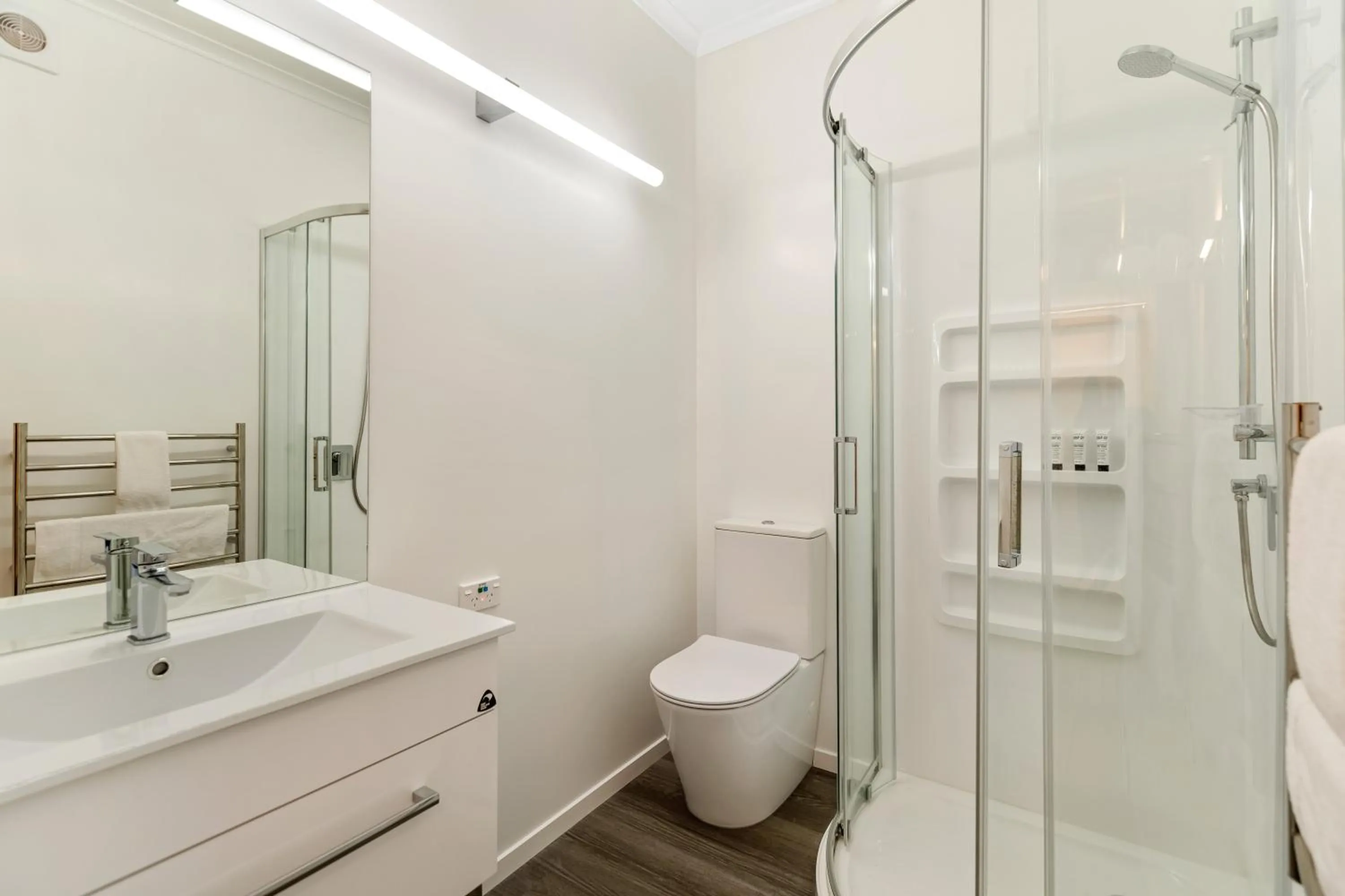 Shower in Waiheke Island Resort Conference & Accomodation Centre