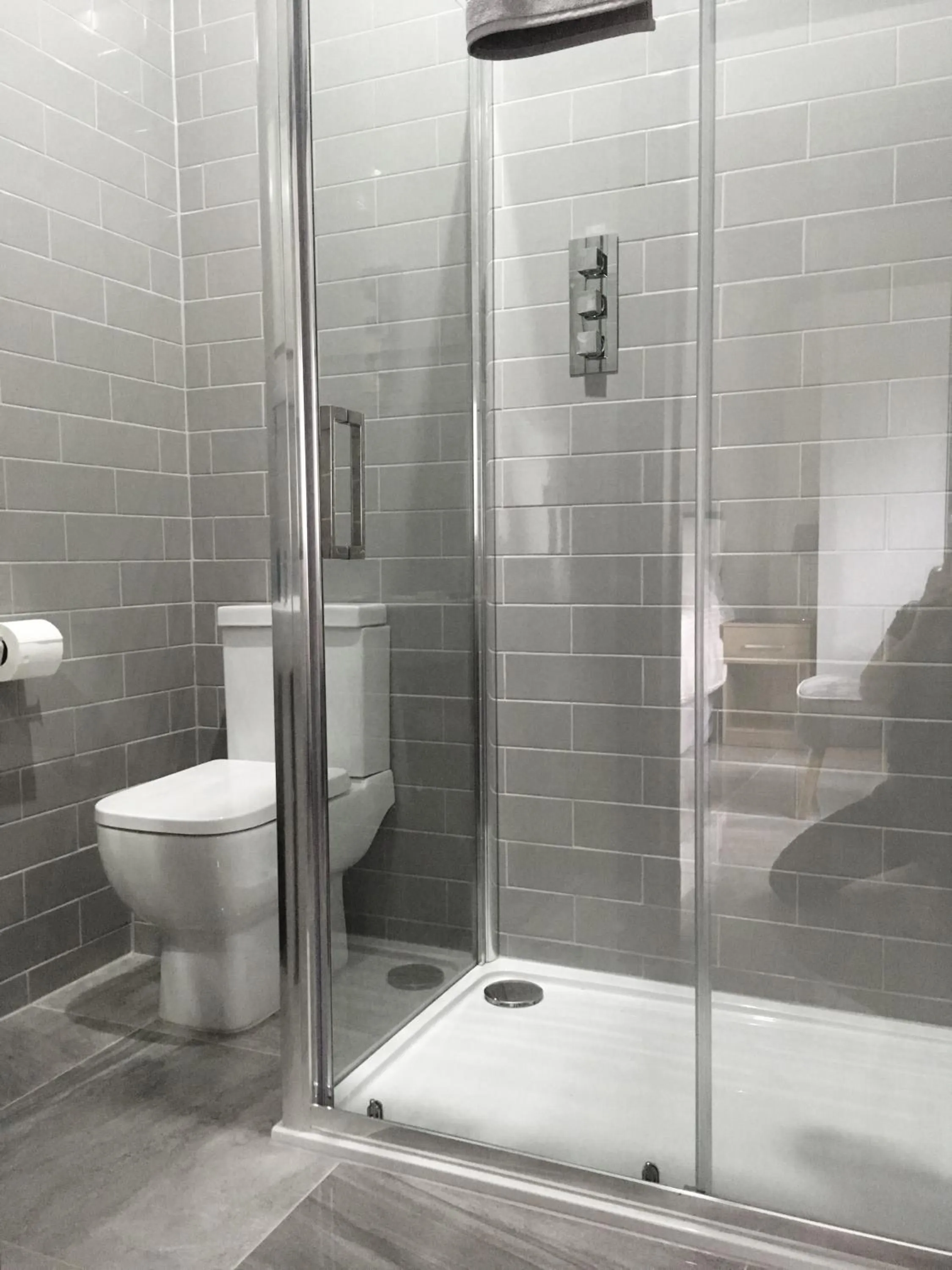 Shower in Finkle Green B & B