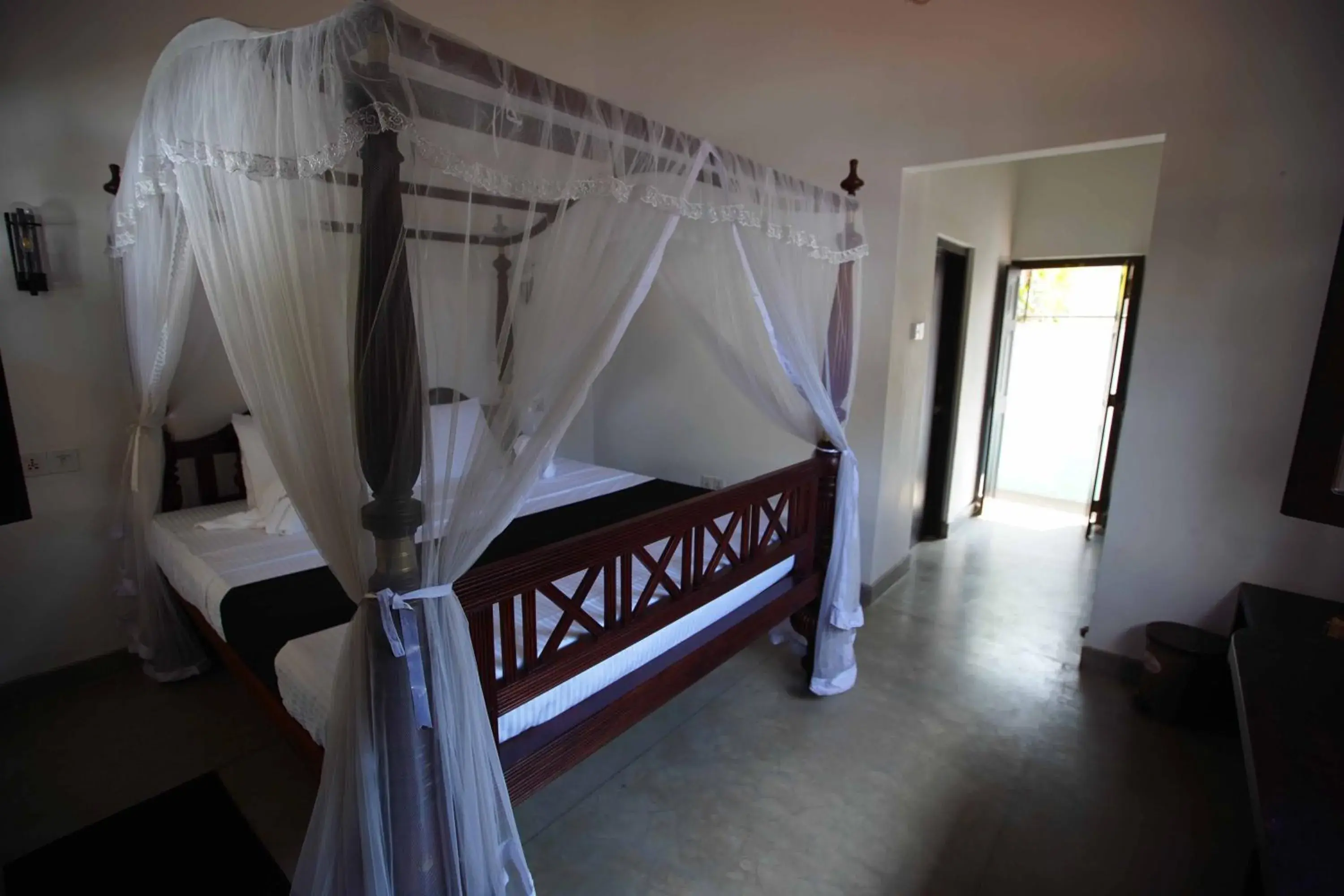 Deluxe King Room - single occupancy in KapuGedara297 Deluxe King Room - single occupancy in KapuGedara297