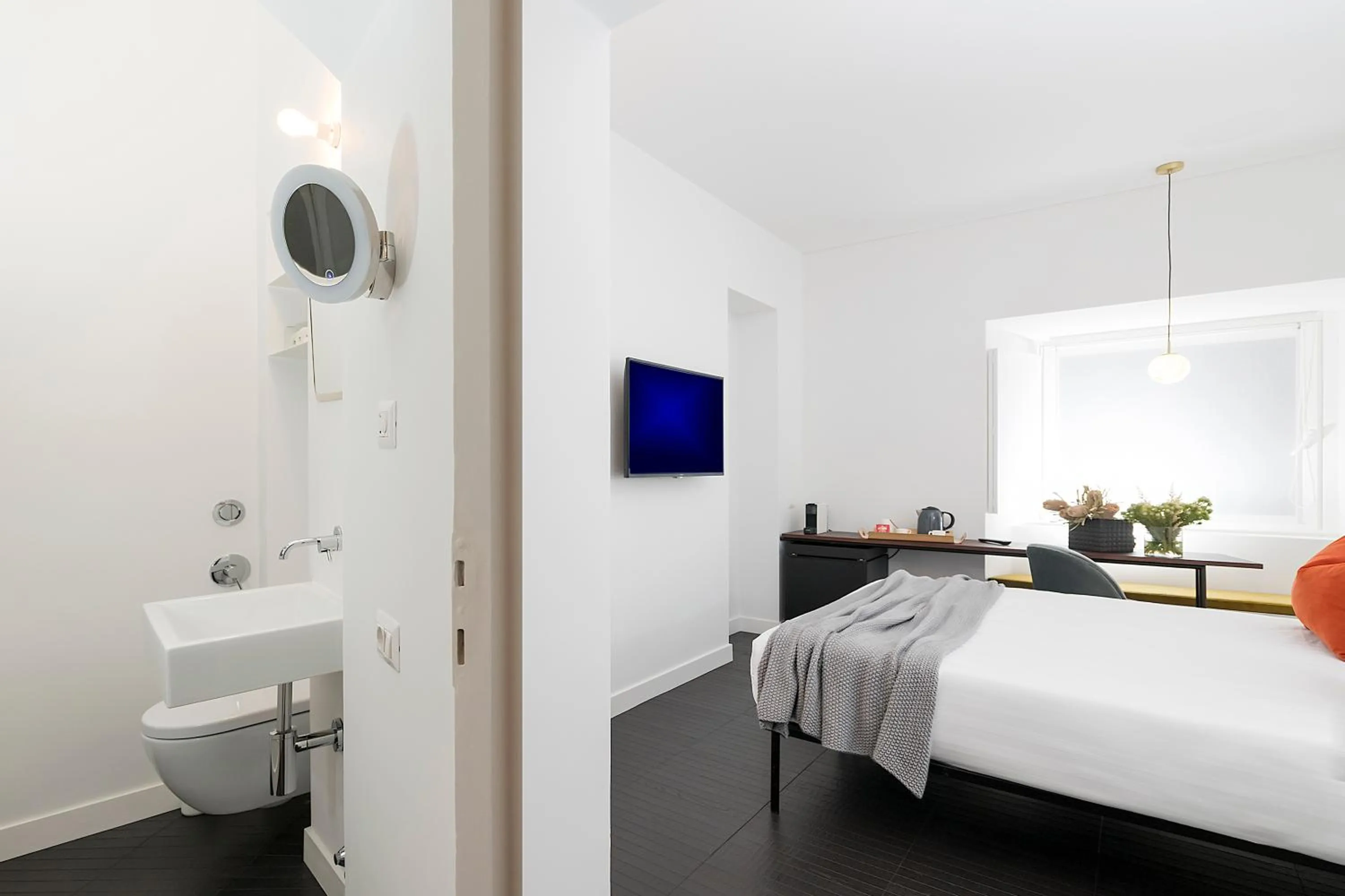 Bathroom, Bed in Maison Ottavia