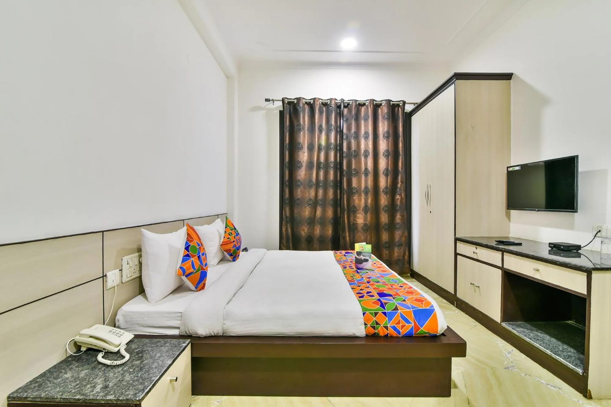 TV and multimedia, Bed in FabHotel Rallkmas Cyber City