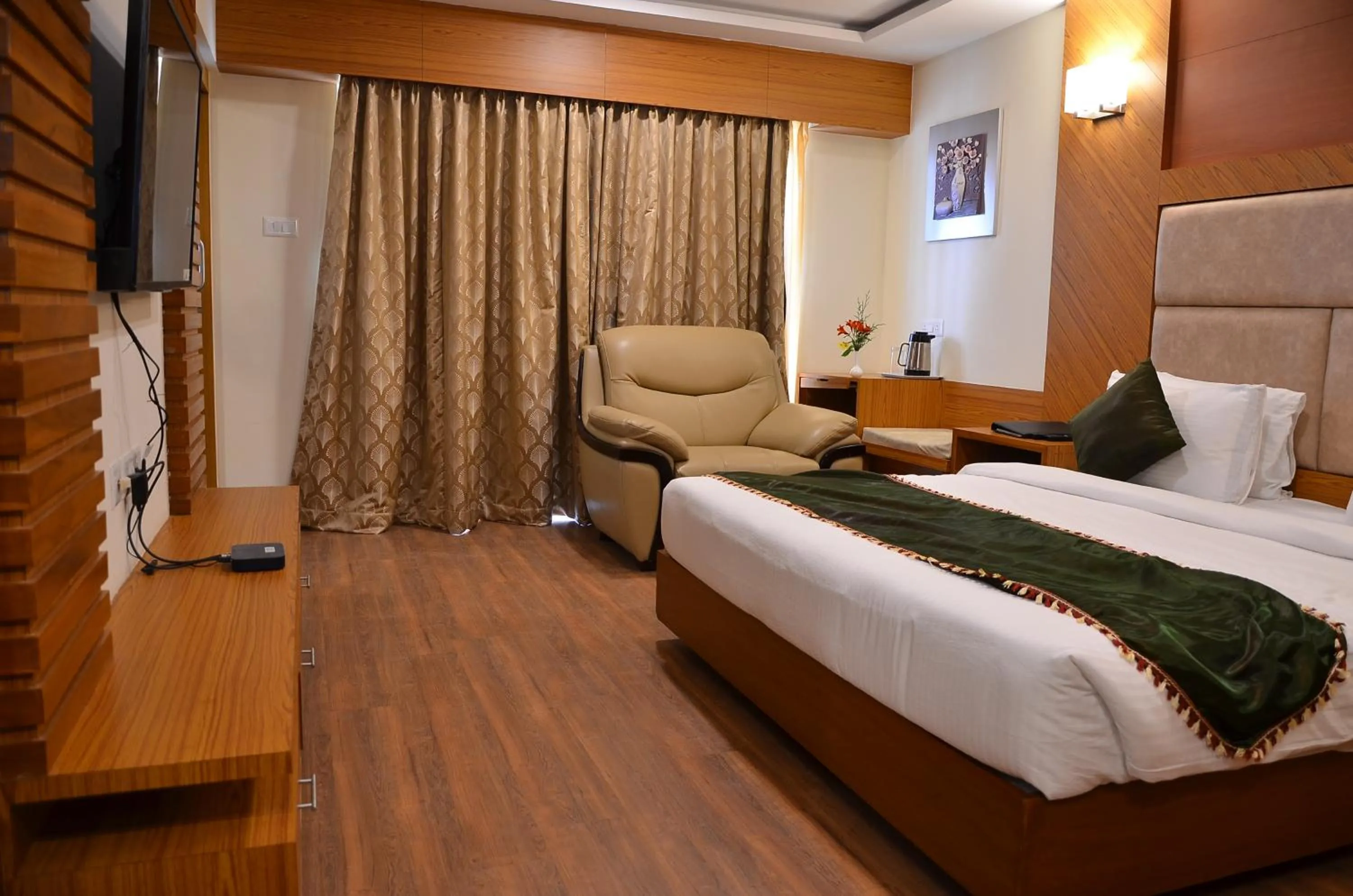 Bedroom, Bed in Benzz Park Family Resort Kodaikanal