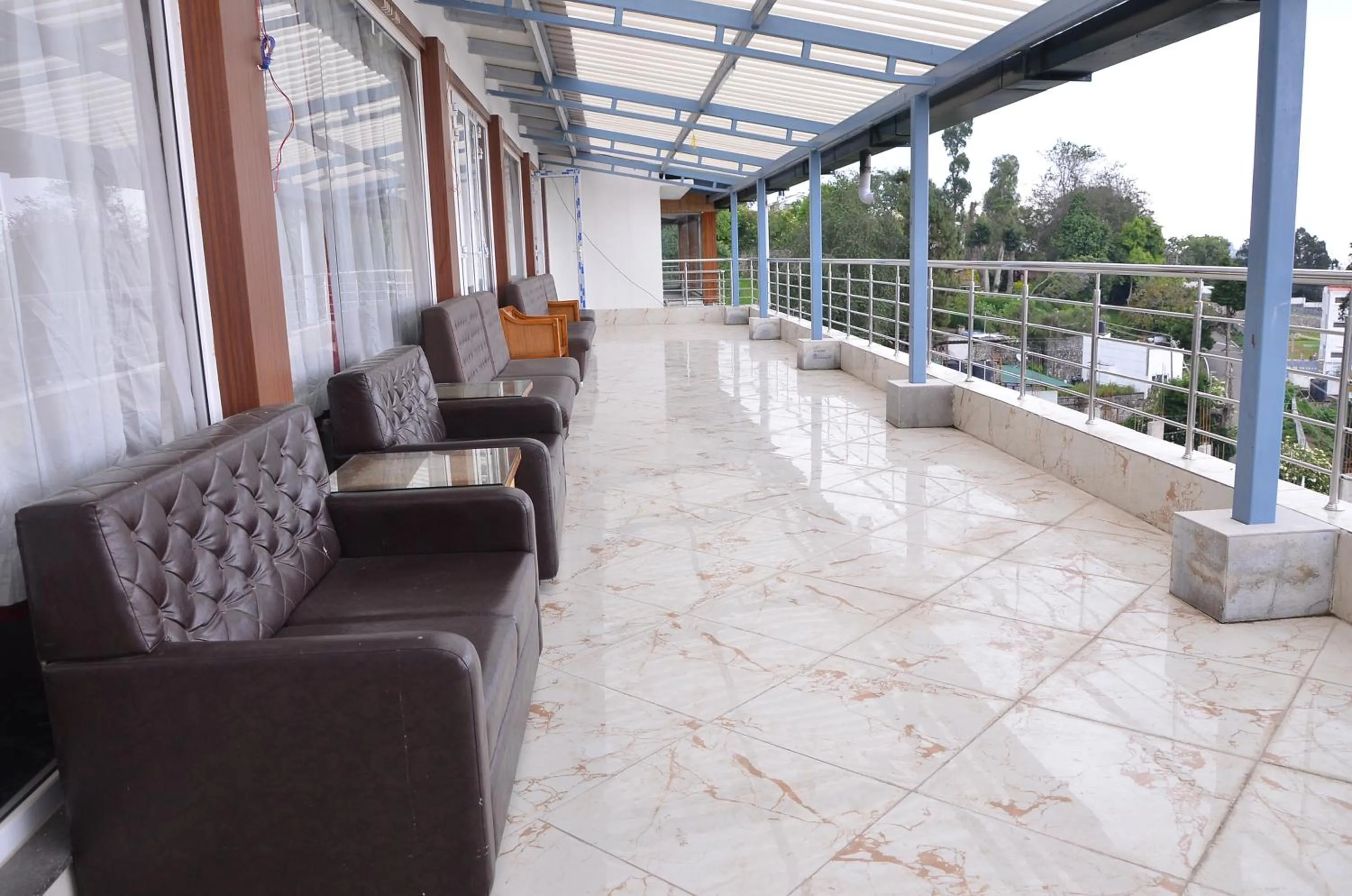 Balcony/Terrace in Benzz Park Family Resort Kodaikanal
