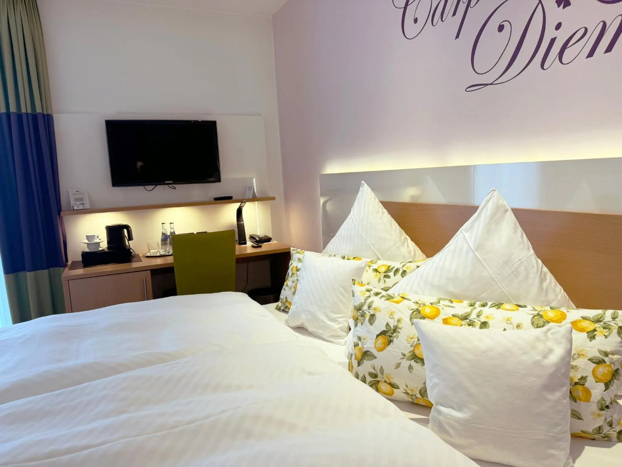 Photo of the whole room, Bed in Hotel Restaurant Thum