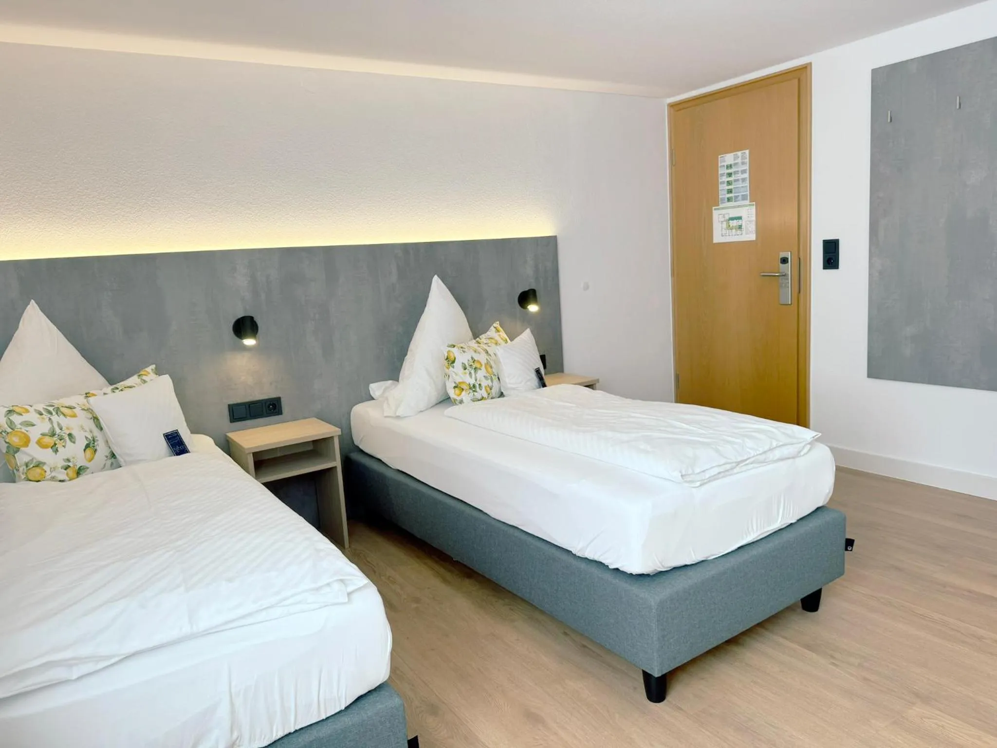 Photo of the whole room, Bed in Hotel Restaurant Thum