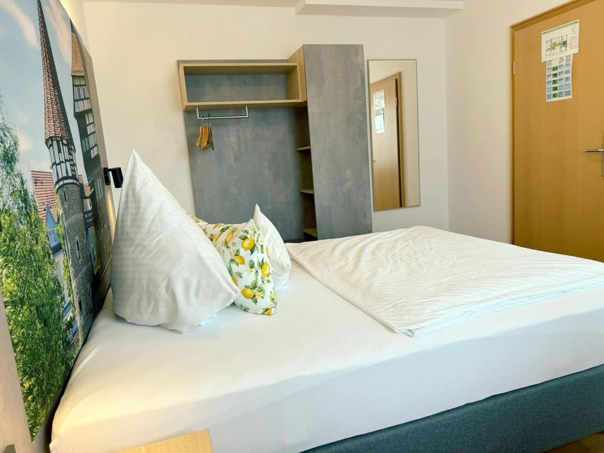 Photo of the whole room, Bed in Hotel Restaurant Thum