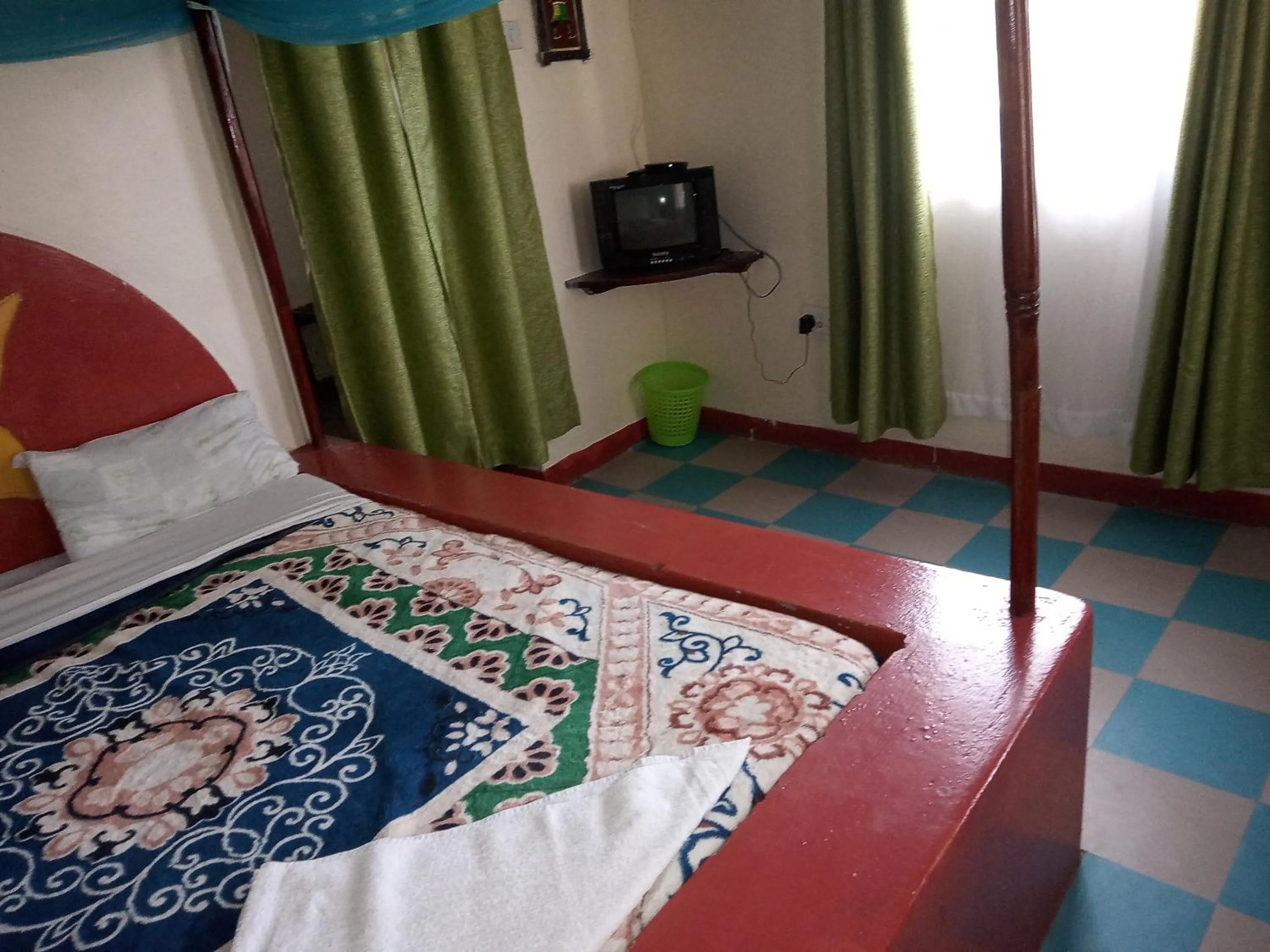 TV and multimedia, Bed in Triple Eden Resort - Naivasha