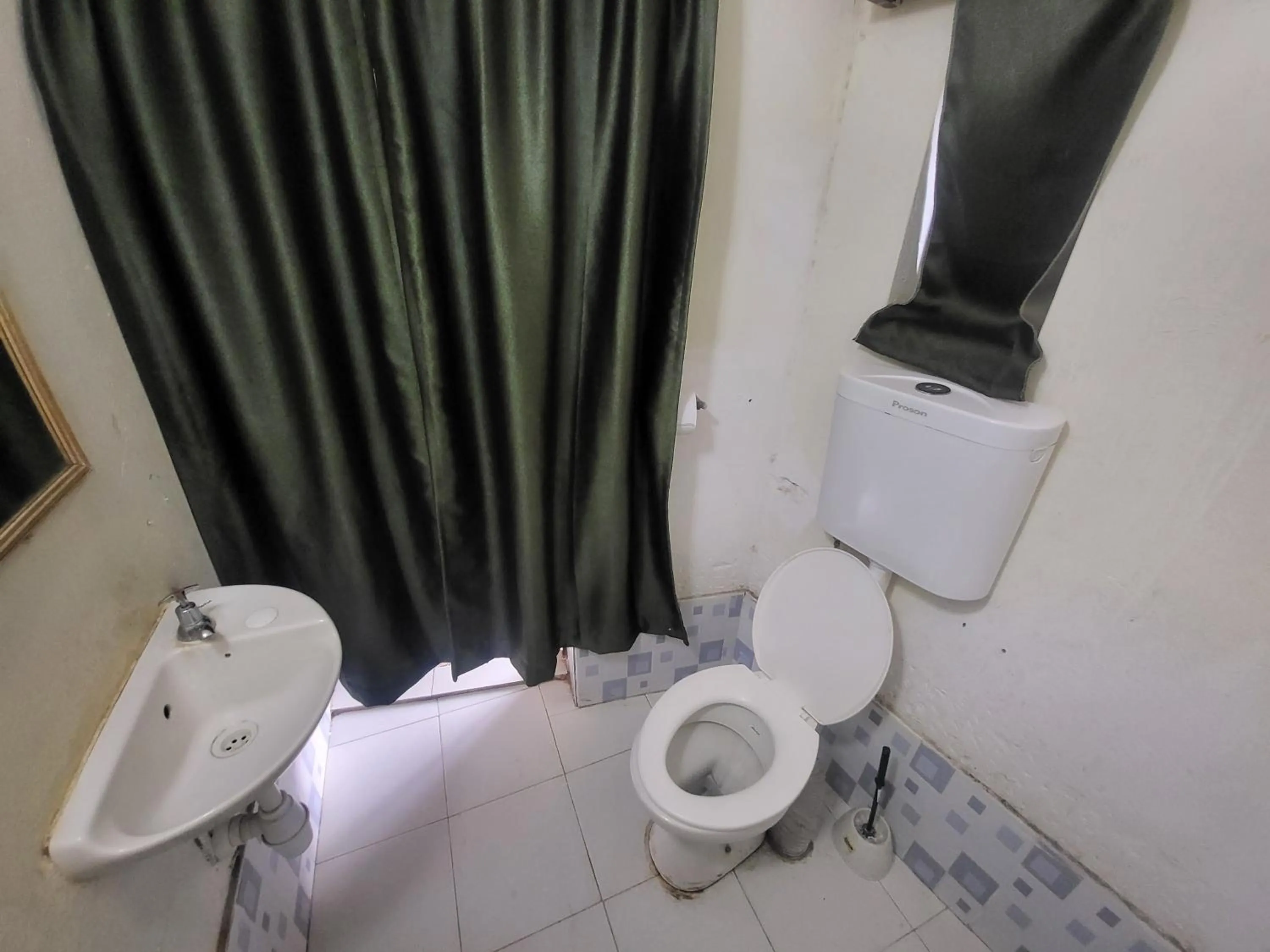 Toilet in Triple Eden Resort - Naivasha