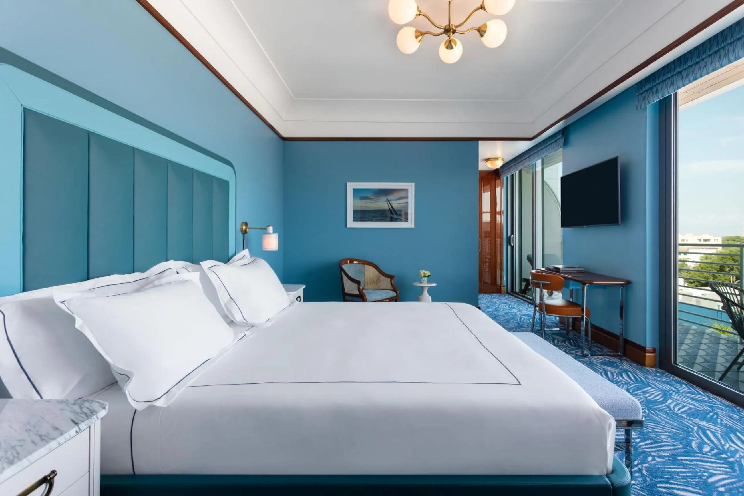 Bed in Mr. C Miami - Coconut Grove