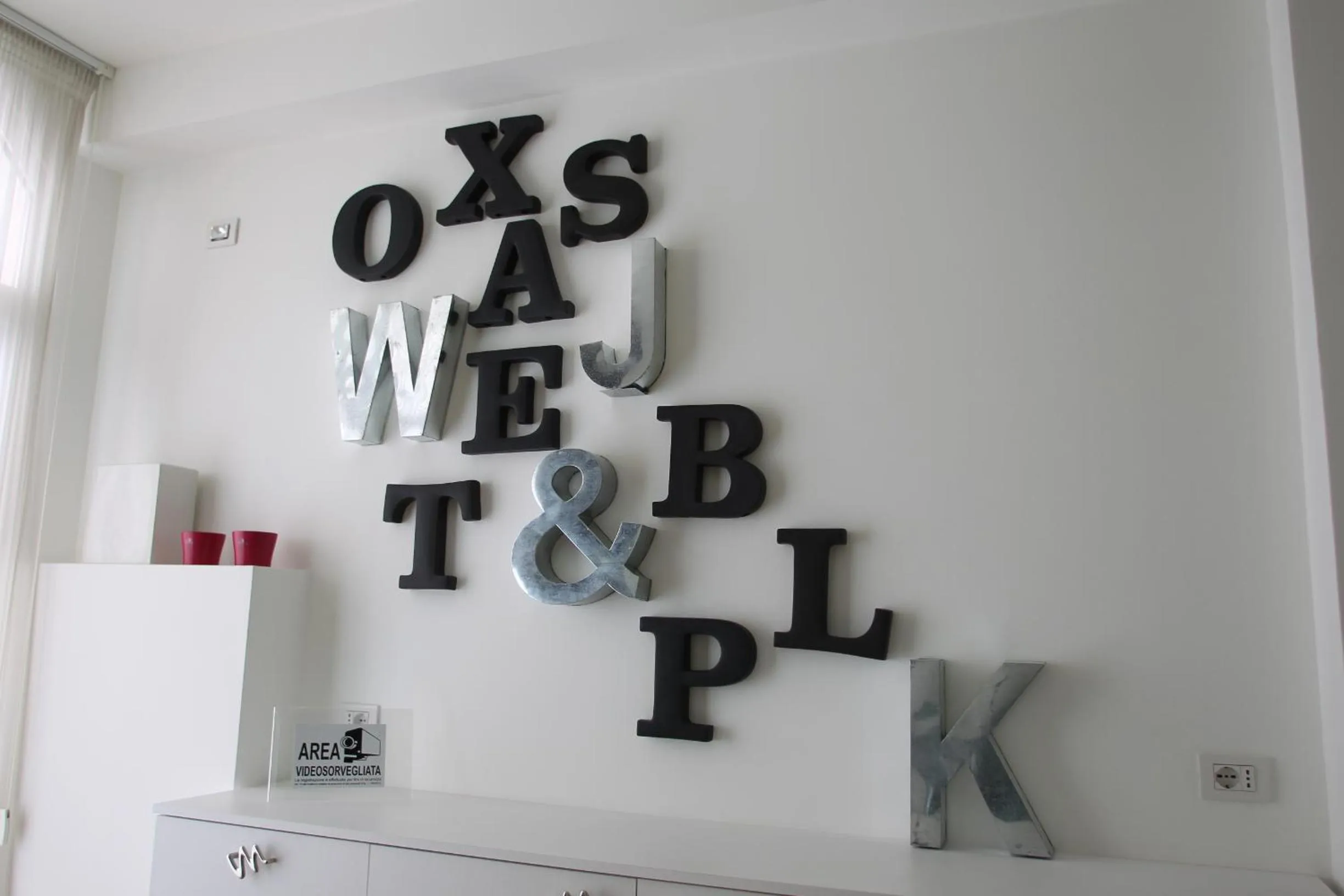 Decorative detail in Viasparano B&B