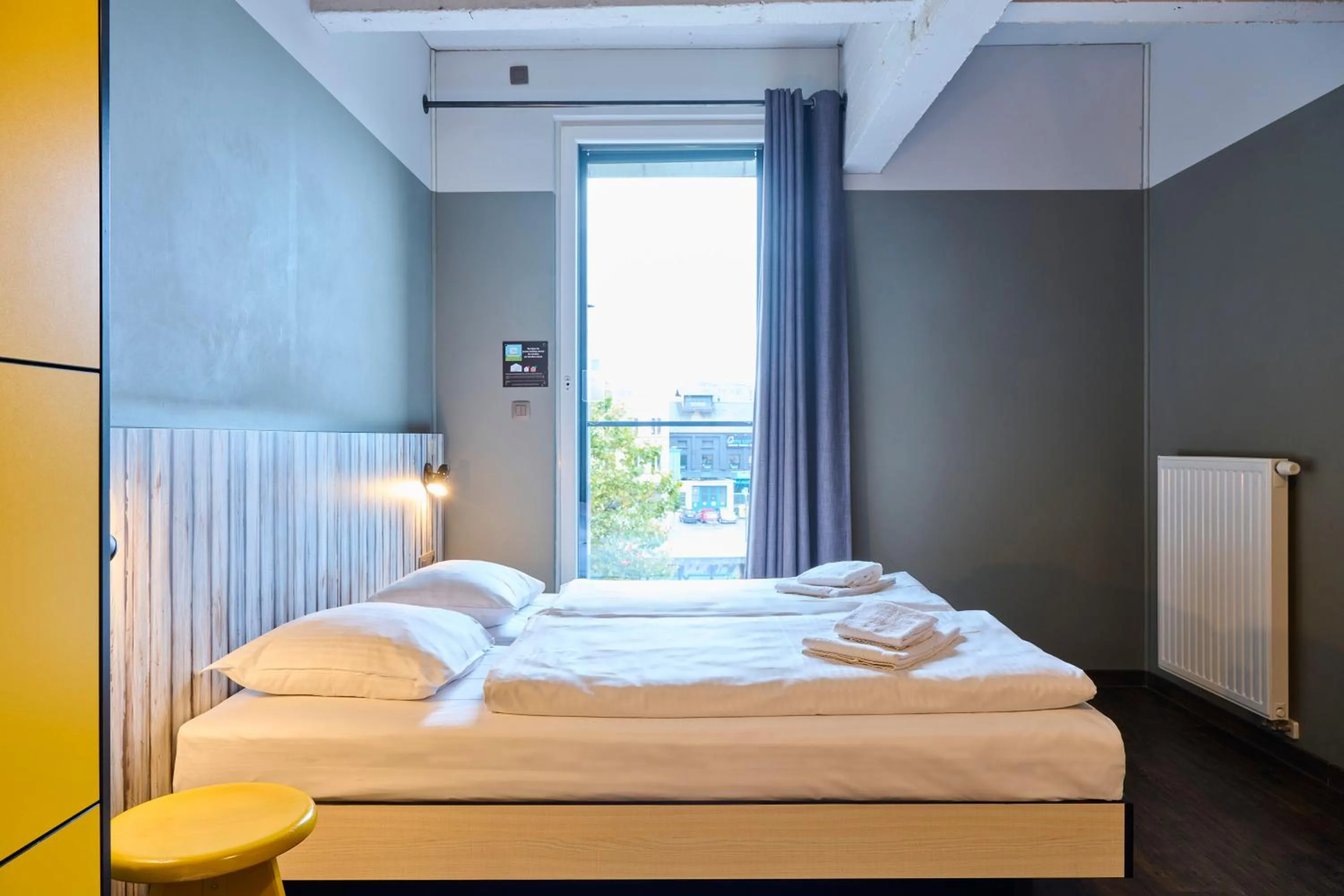Bedroom, Bed in MEININGER Hotels Bruxelles City Center