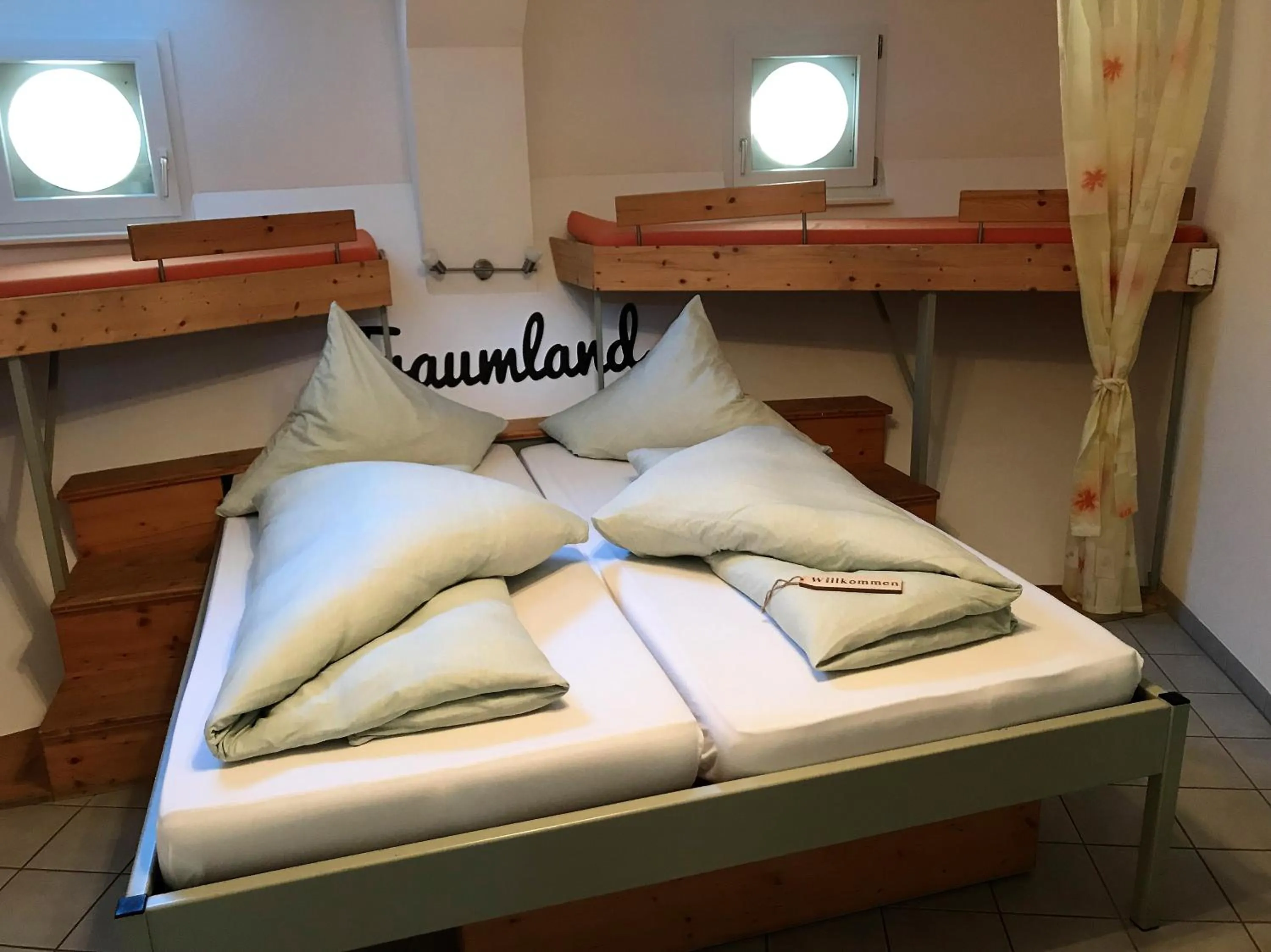 Bedroom, Bed in Bergwerksilo Herznach