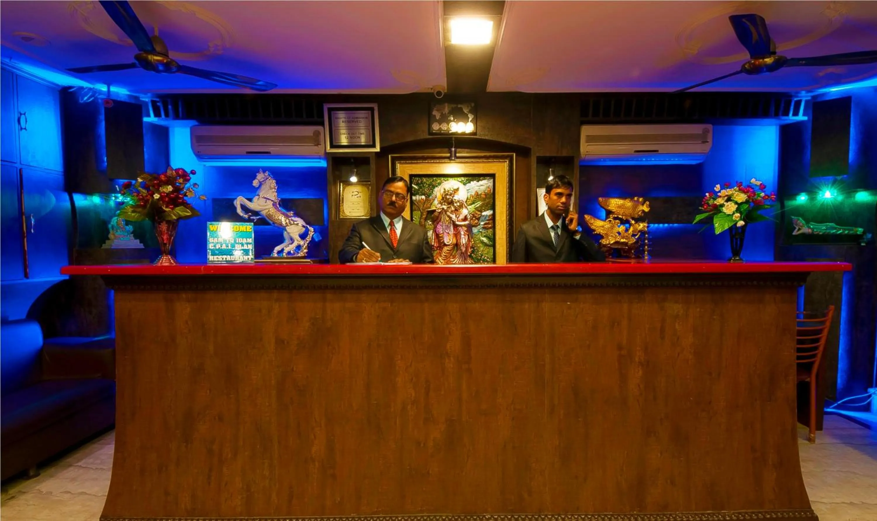 Lobby or reception in Airport Hotel Vishal Residency