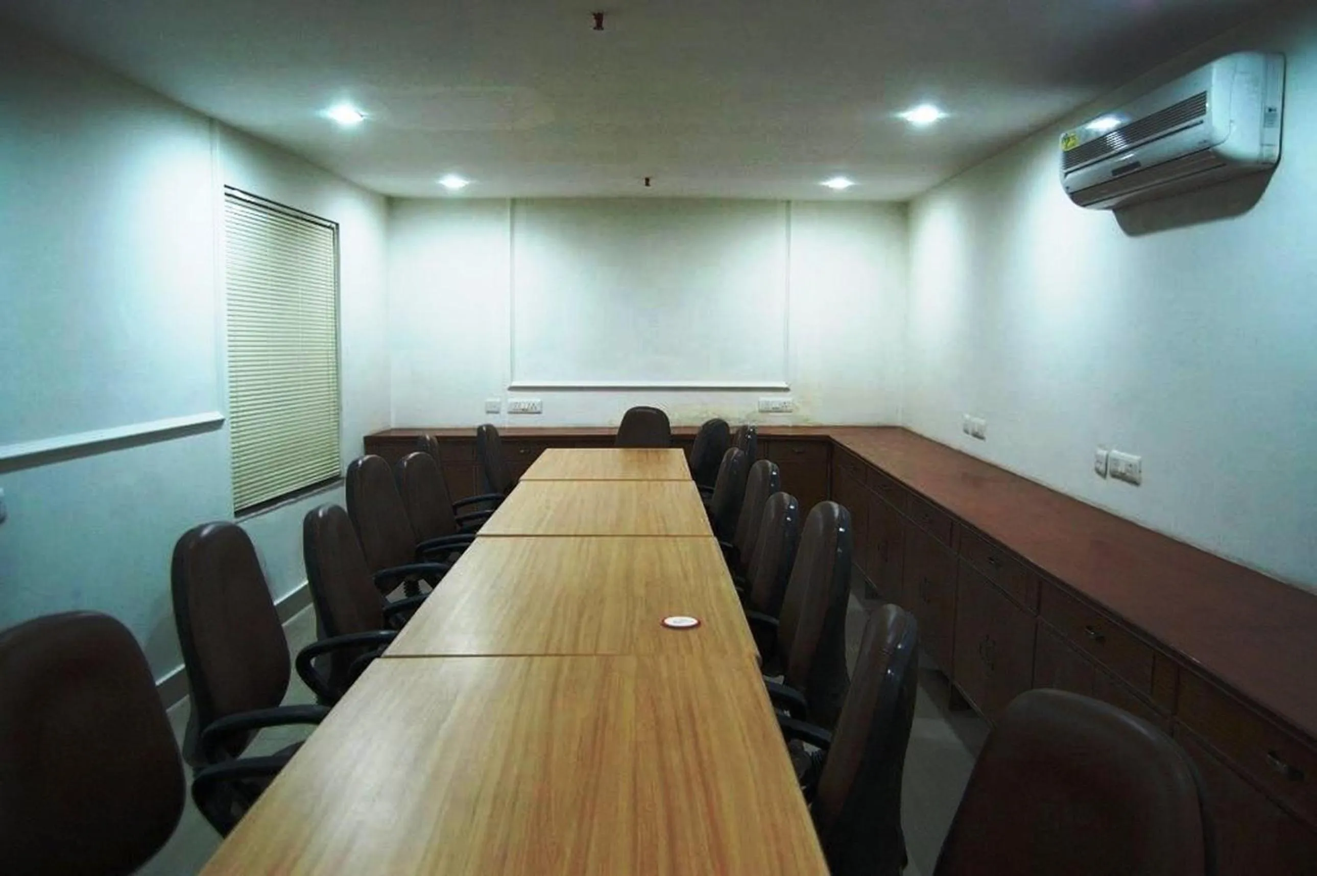 Business facilities in Airport Hotel Vishal Residency