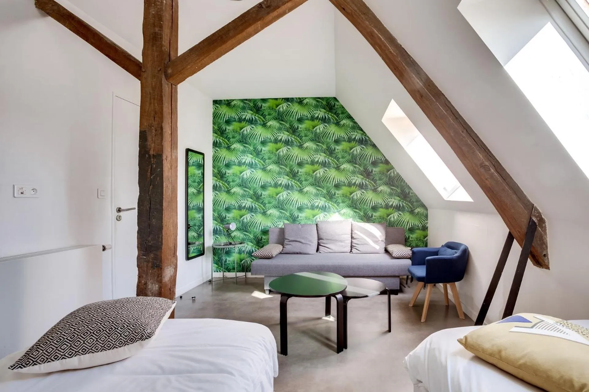 Photo of the whole room, Bed in The People - Lille