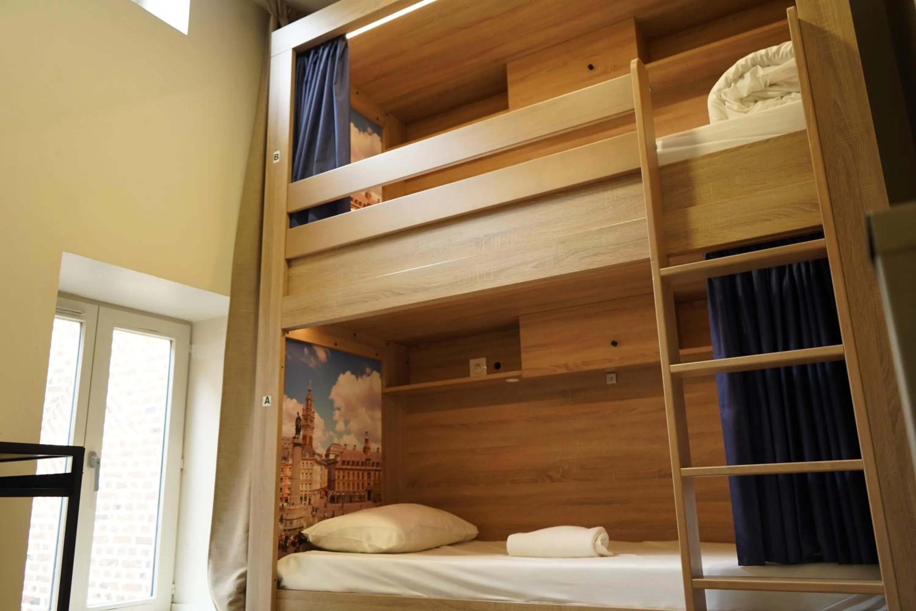 Bedroom, Bed in The People - Lille