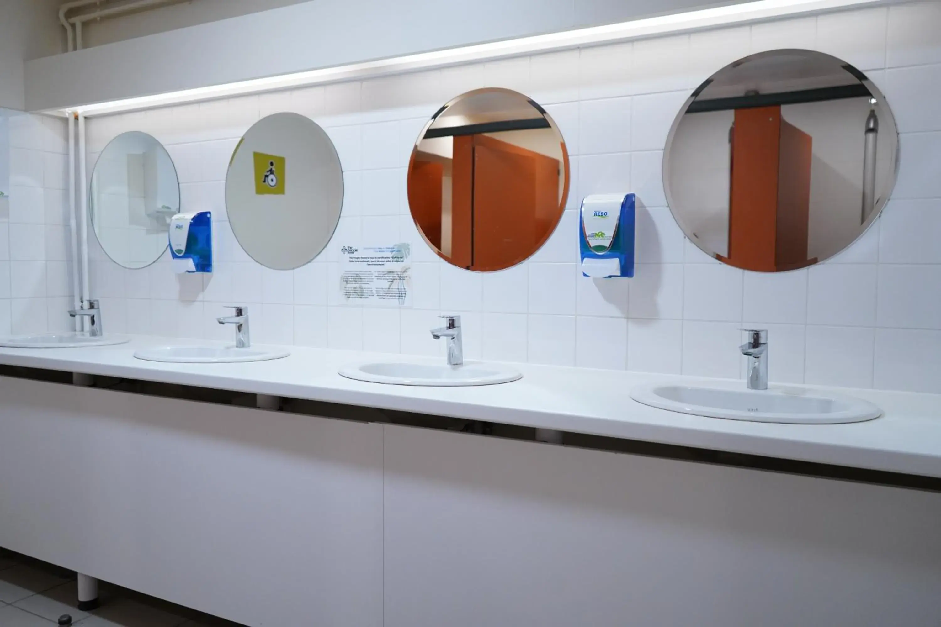 Twin Room with Shared Bathroom in The People - Lille Twin Room with Shared Bathroom in The People - Lille