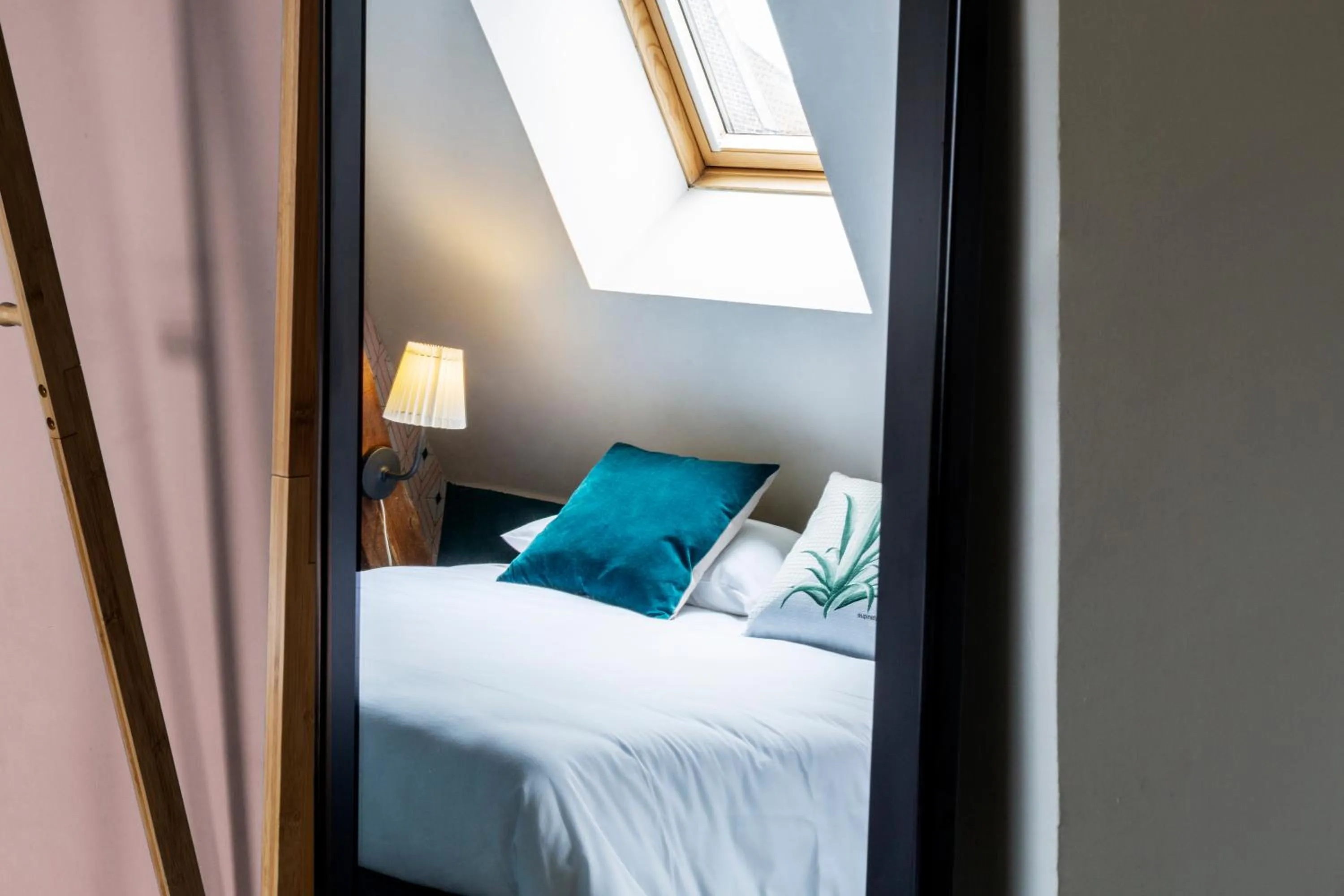 Bed in The People - Lille