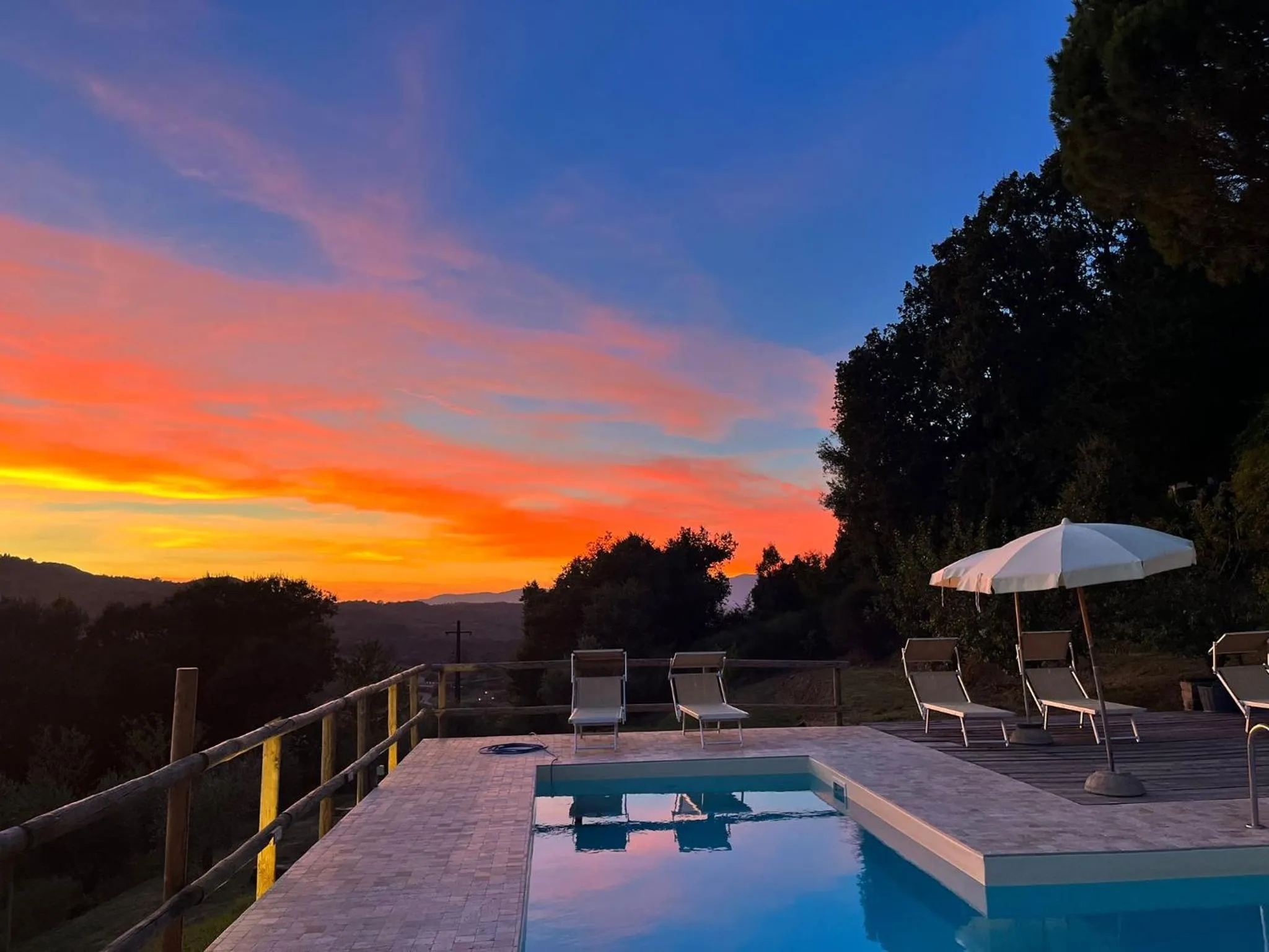 Swimming pool in B&B Podere Camaiano