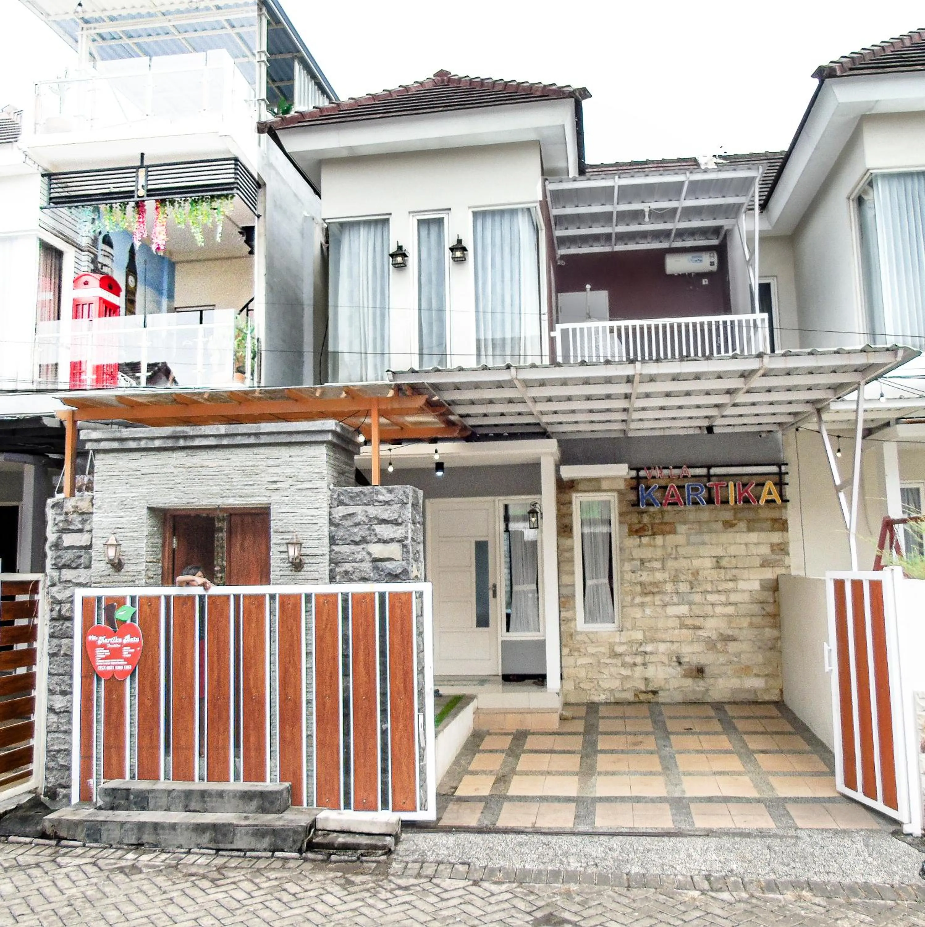 Property building in Rumah Kartika Batu