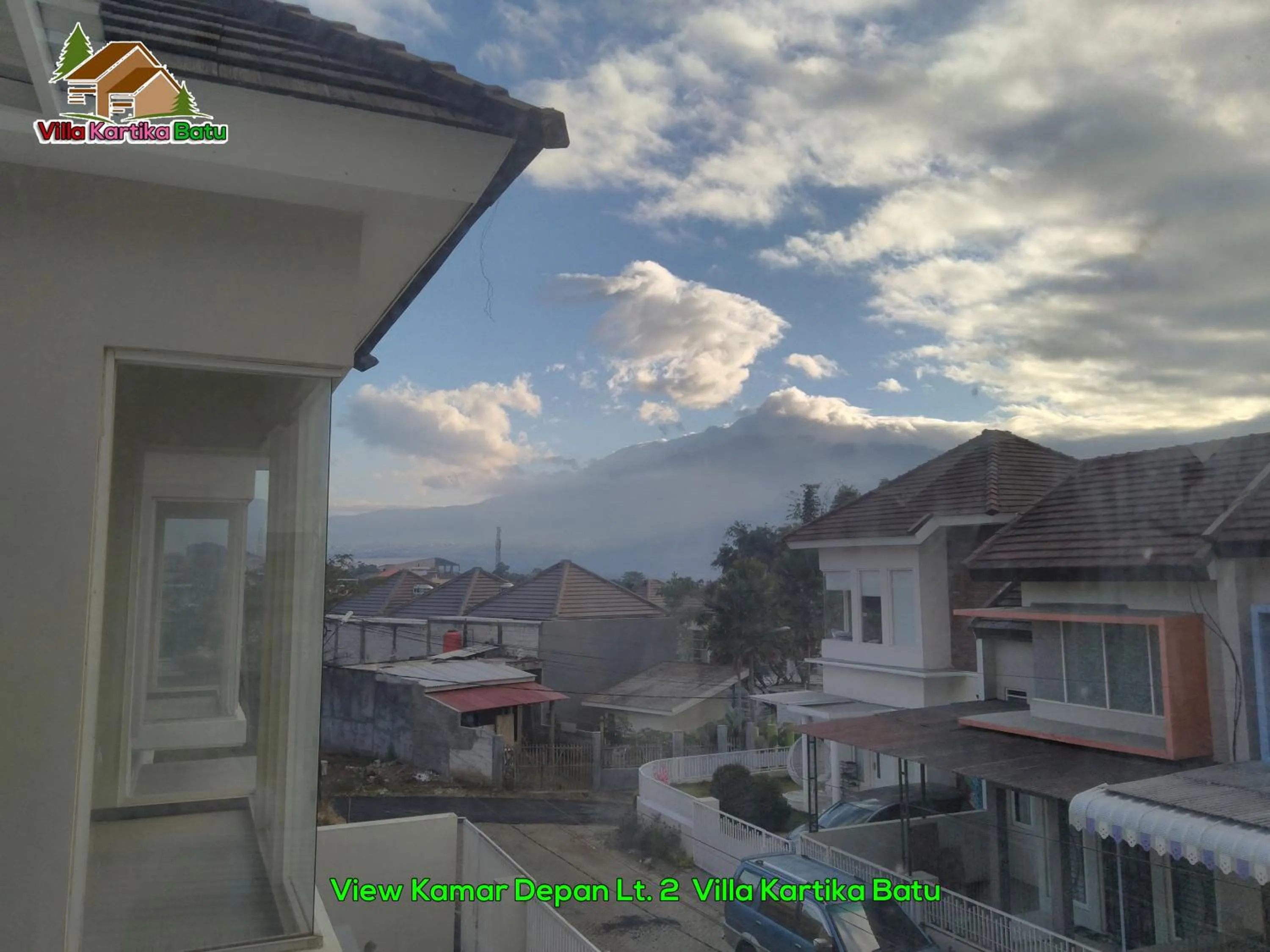 Balcony/Terrace in Rumah Kartika Batu