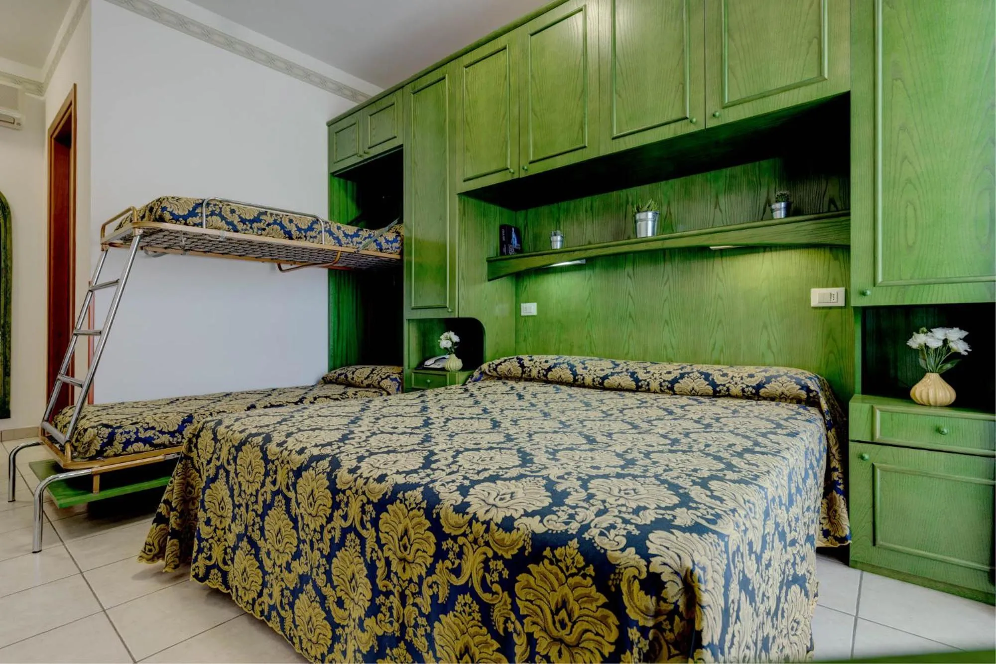 Bed in Hotel Garni San Carlo