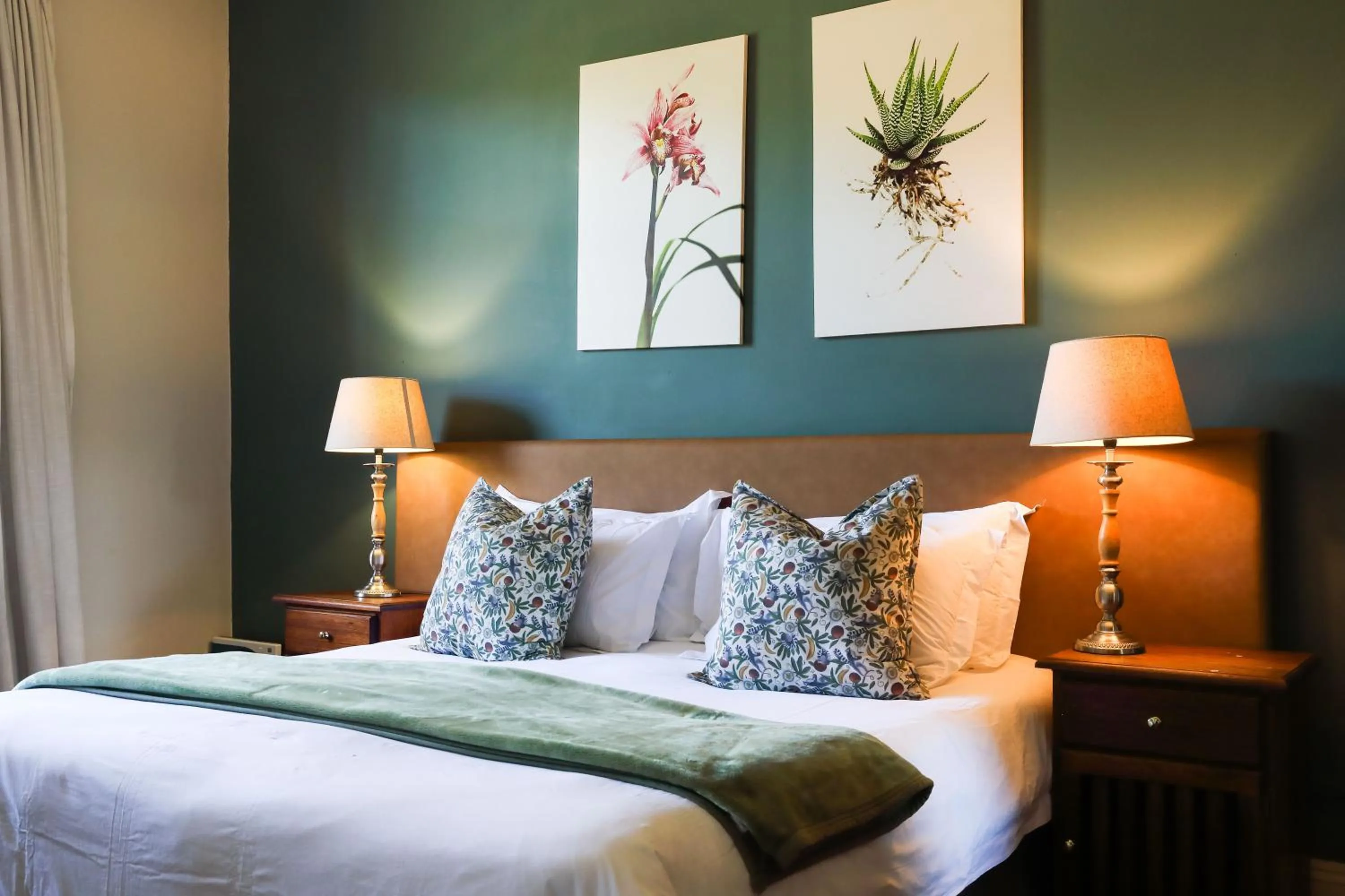 Bed in The Nottingham Road Hotel