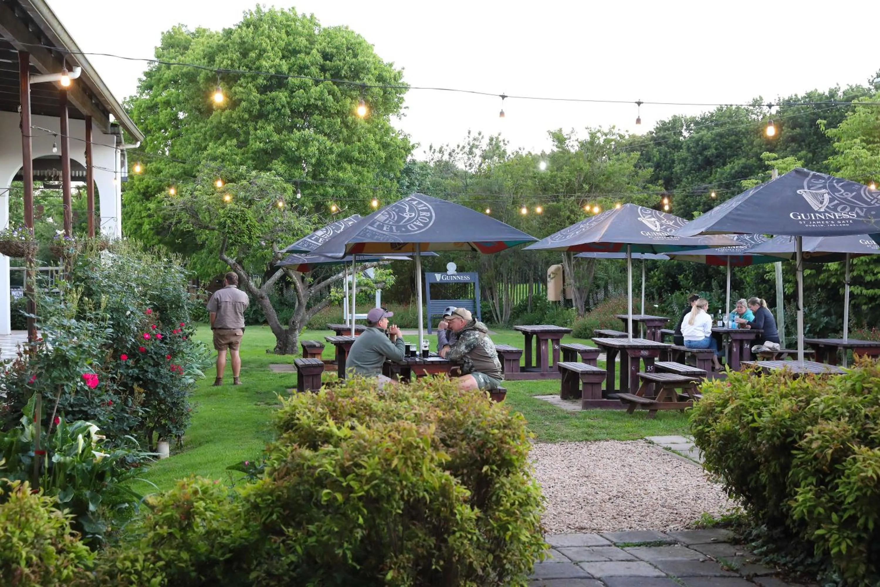 Restaurant/places to eat in The Nottingham Road Hotel