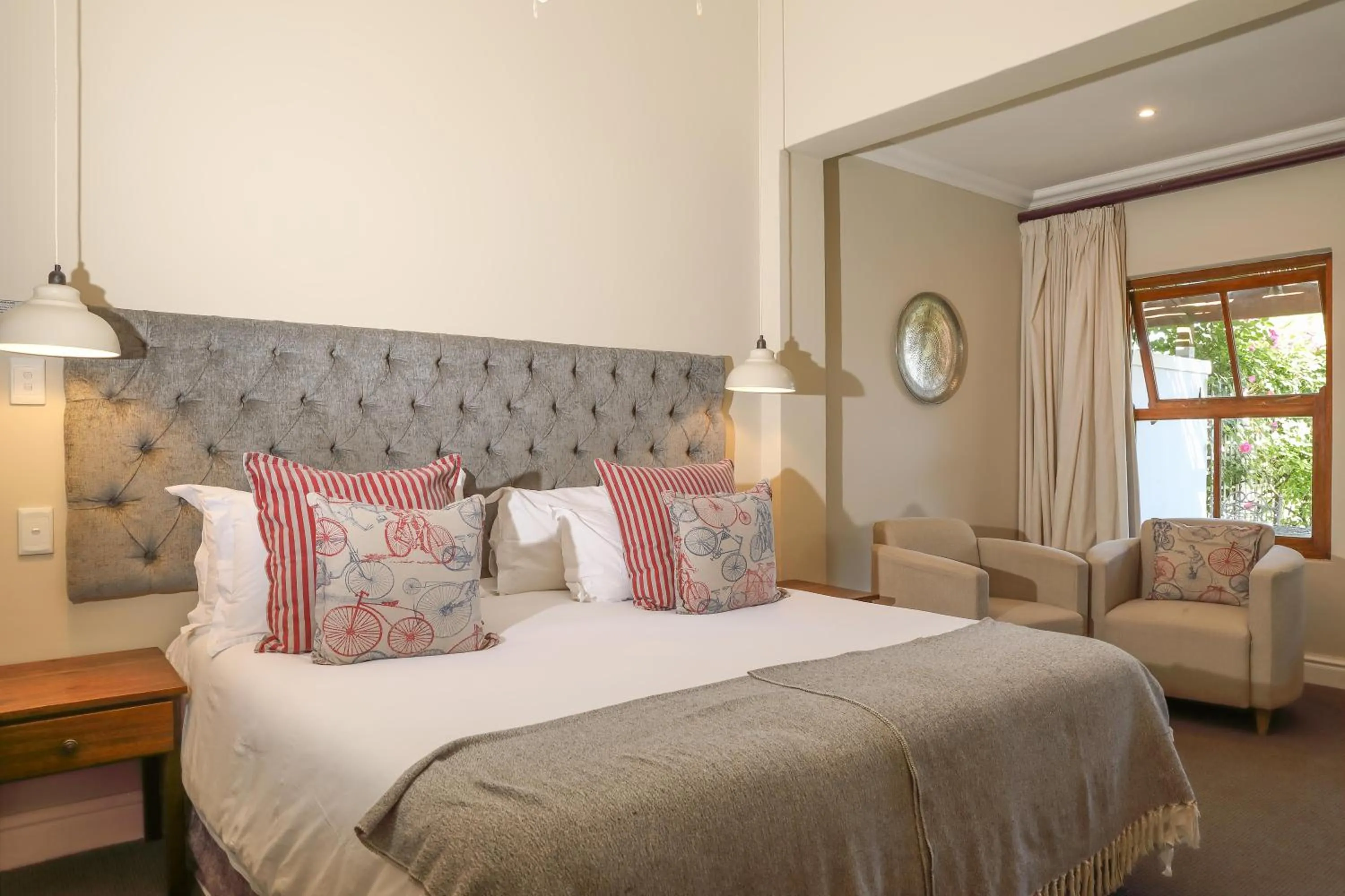 Bed in The Nottingham Road Hotel