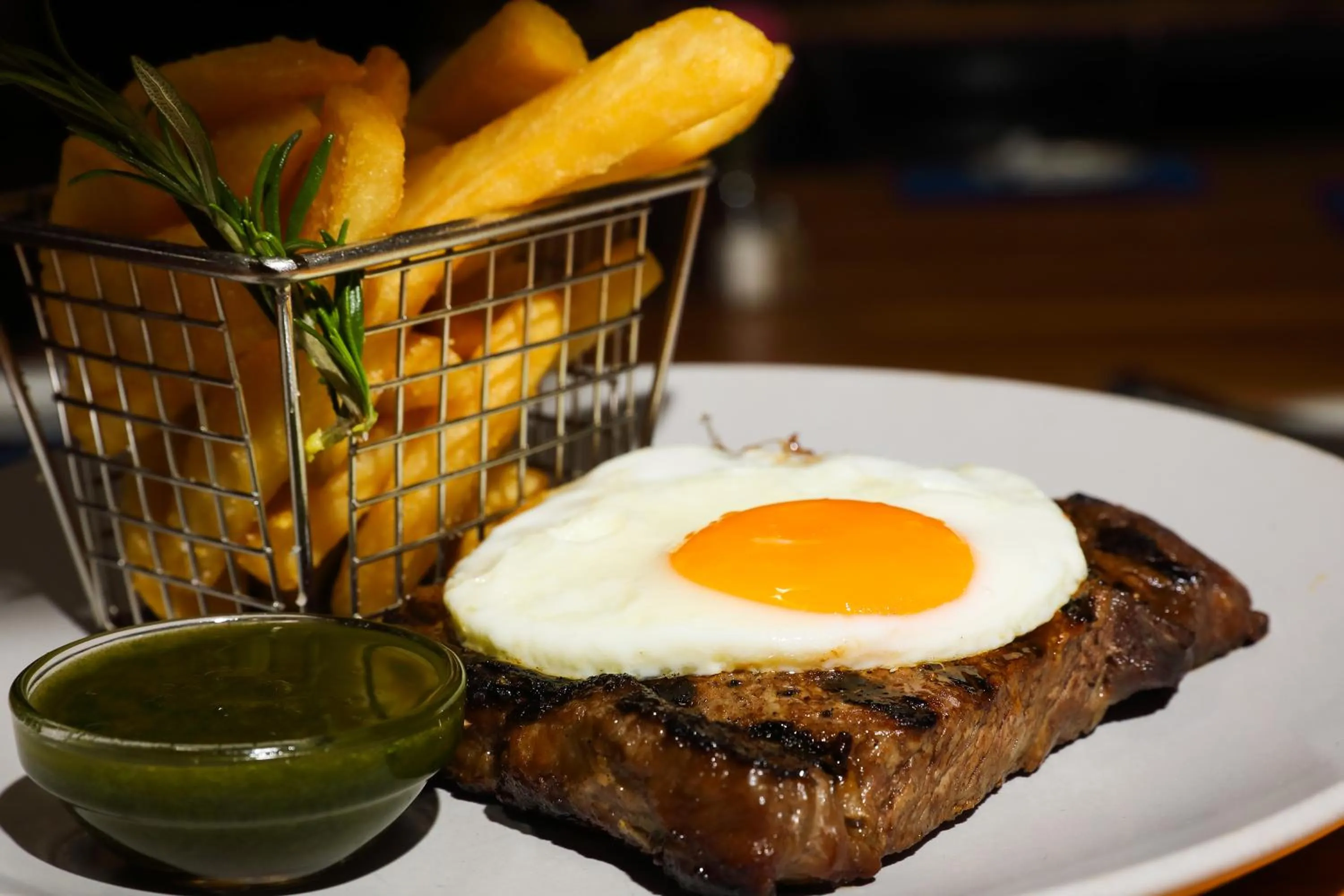 Restaurant/places to eat in The Nottingham Road Hotel