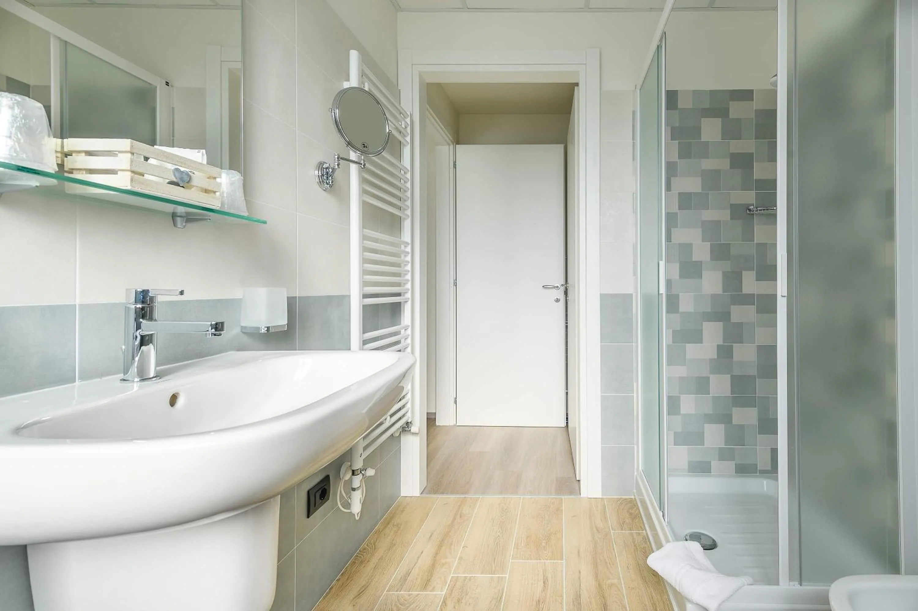 Hotel & Apartments " Perpoin "