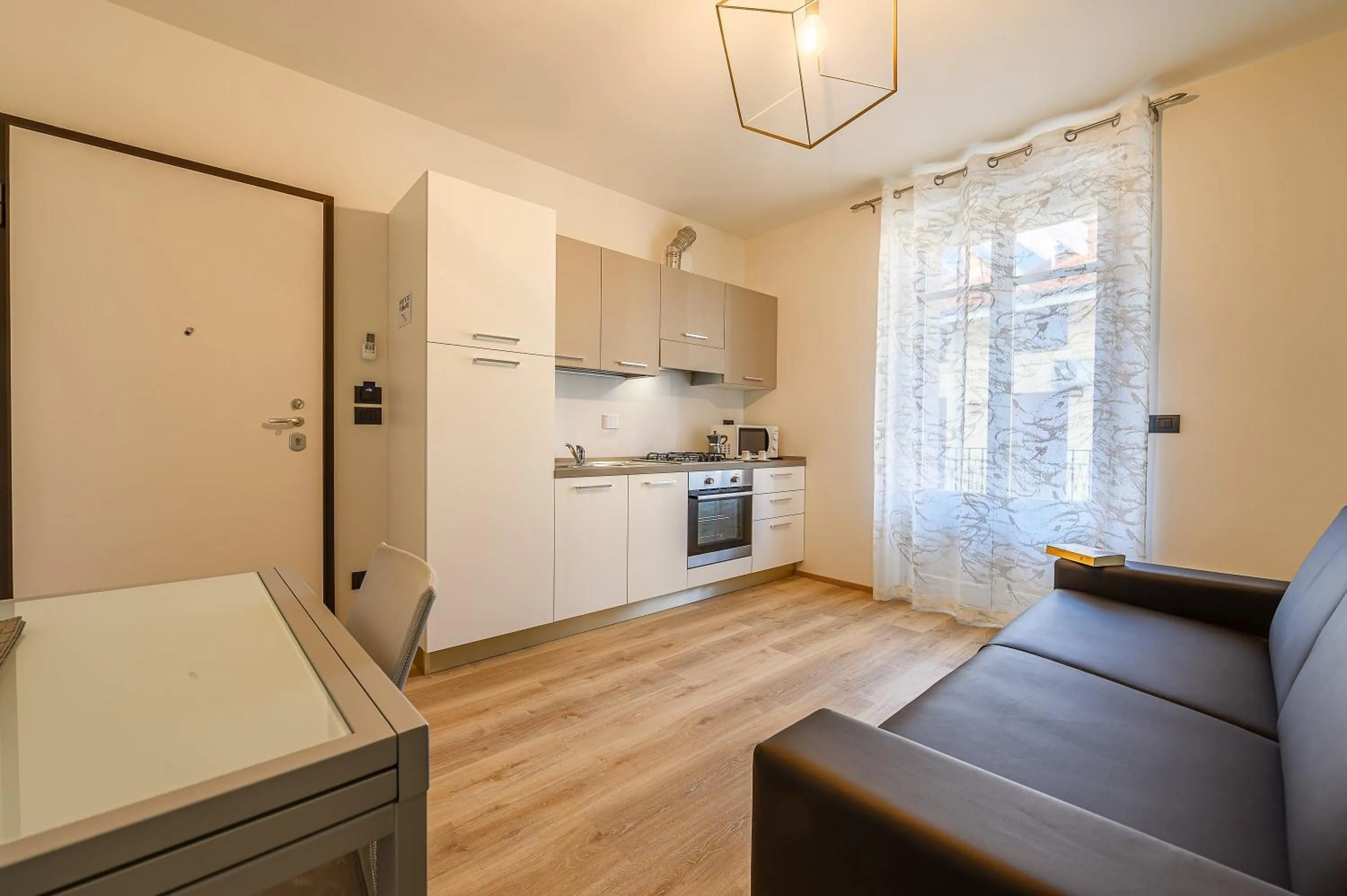 Hotel & Apartments " Perpoin "