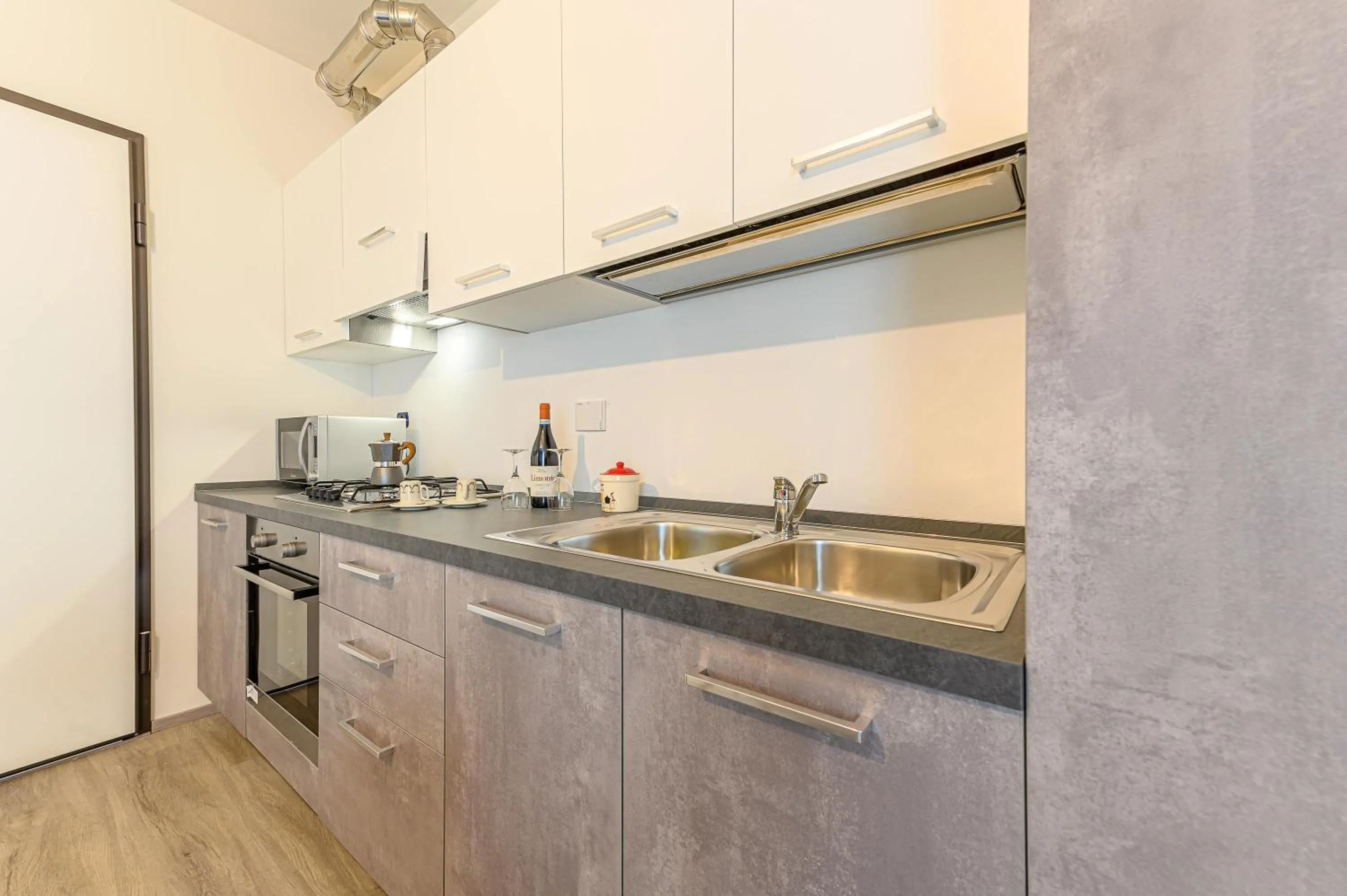 Hotel & Apartments " Perpoin "