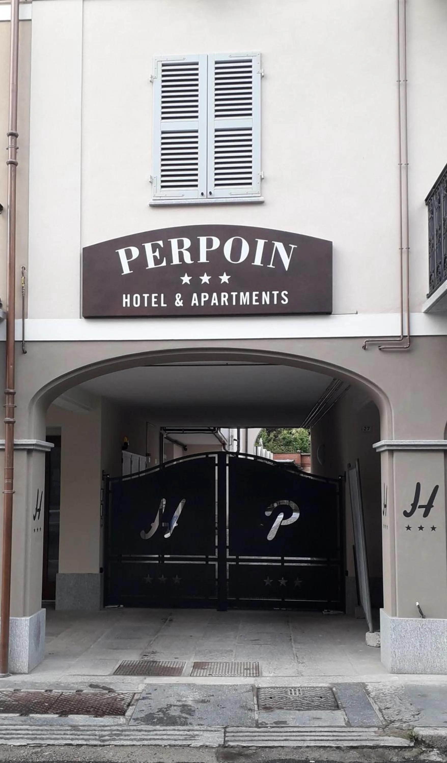 Facade/entrance in Hotel & Apartments " Perpoin "