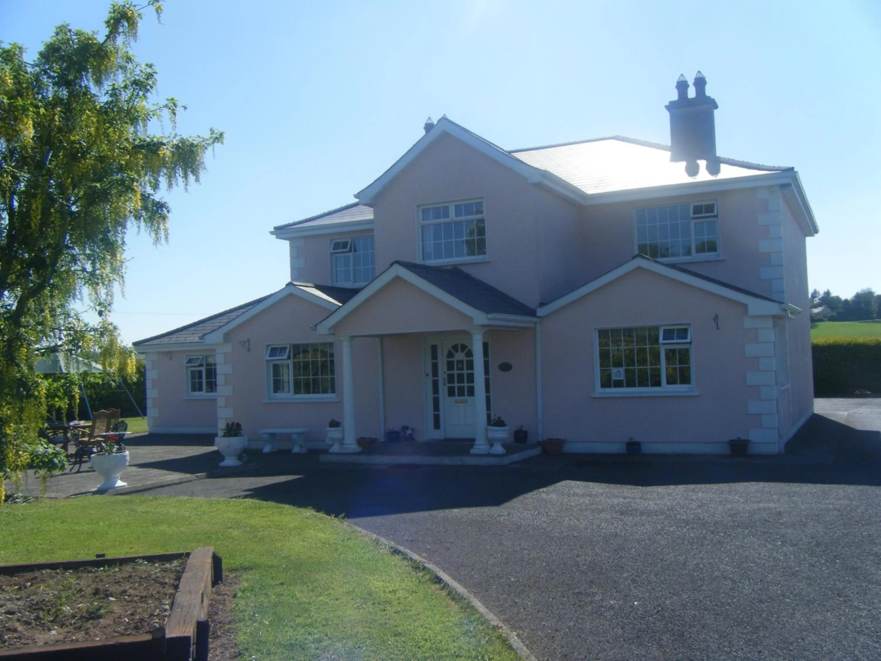 Property building in Tir Na Nog B&B