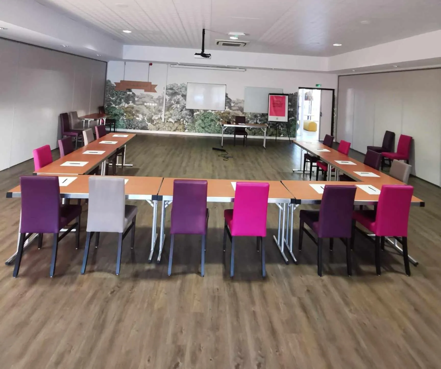 Business facilities in Hôtel ibis Styles Montargis Arboria