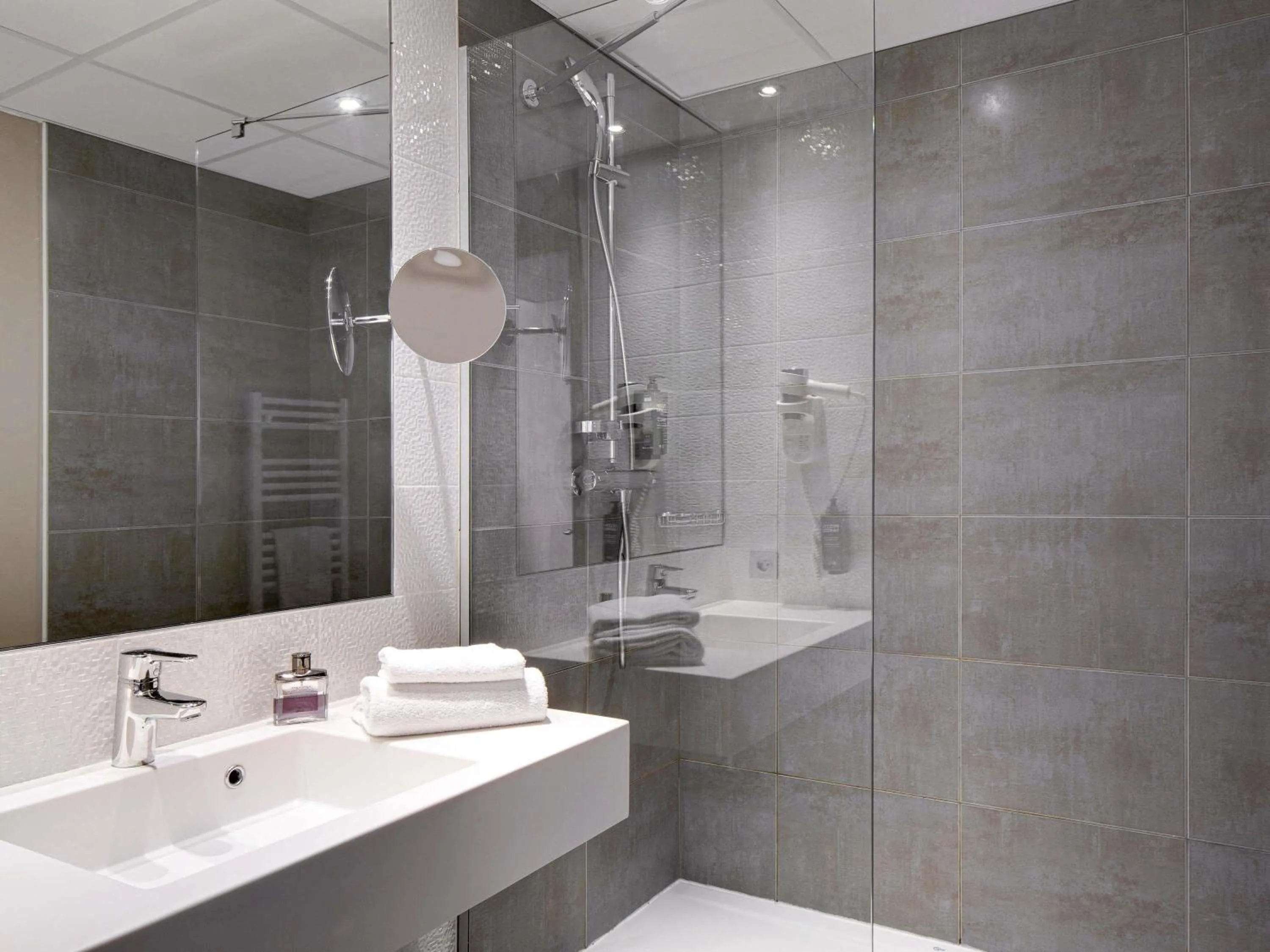 Bedroom in Hôtel ibis Styles Montargis Arboria