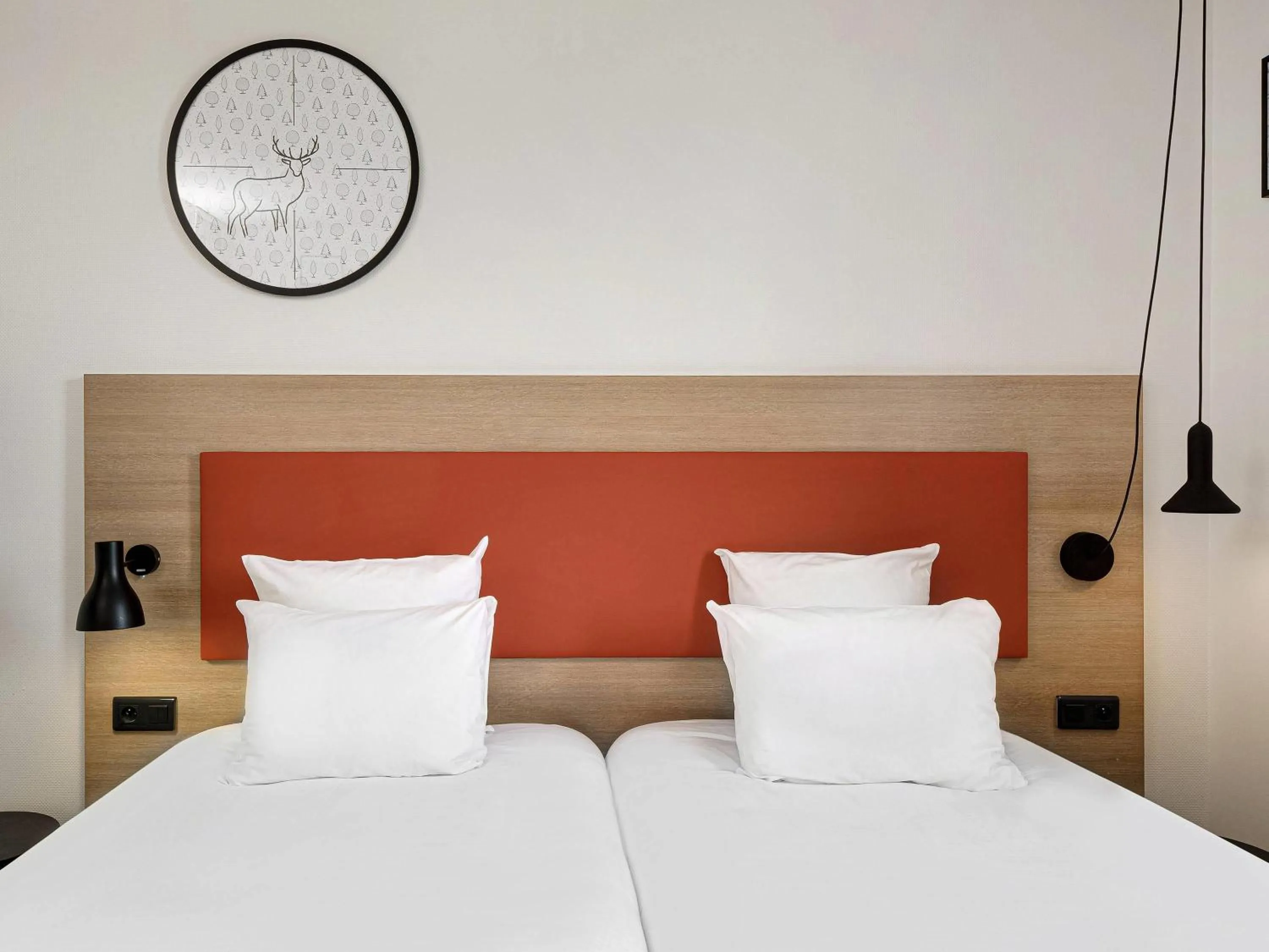 Bedroom, Bed in Hôtel ibis Styles Montargis Arboria