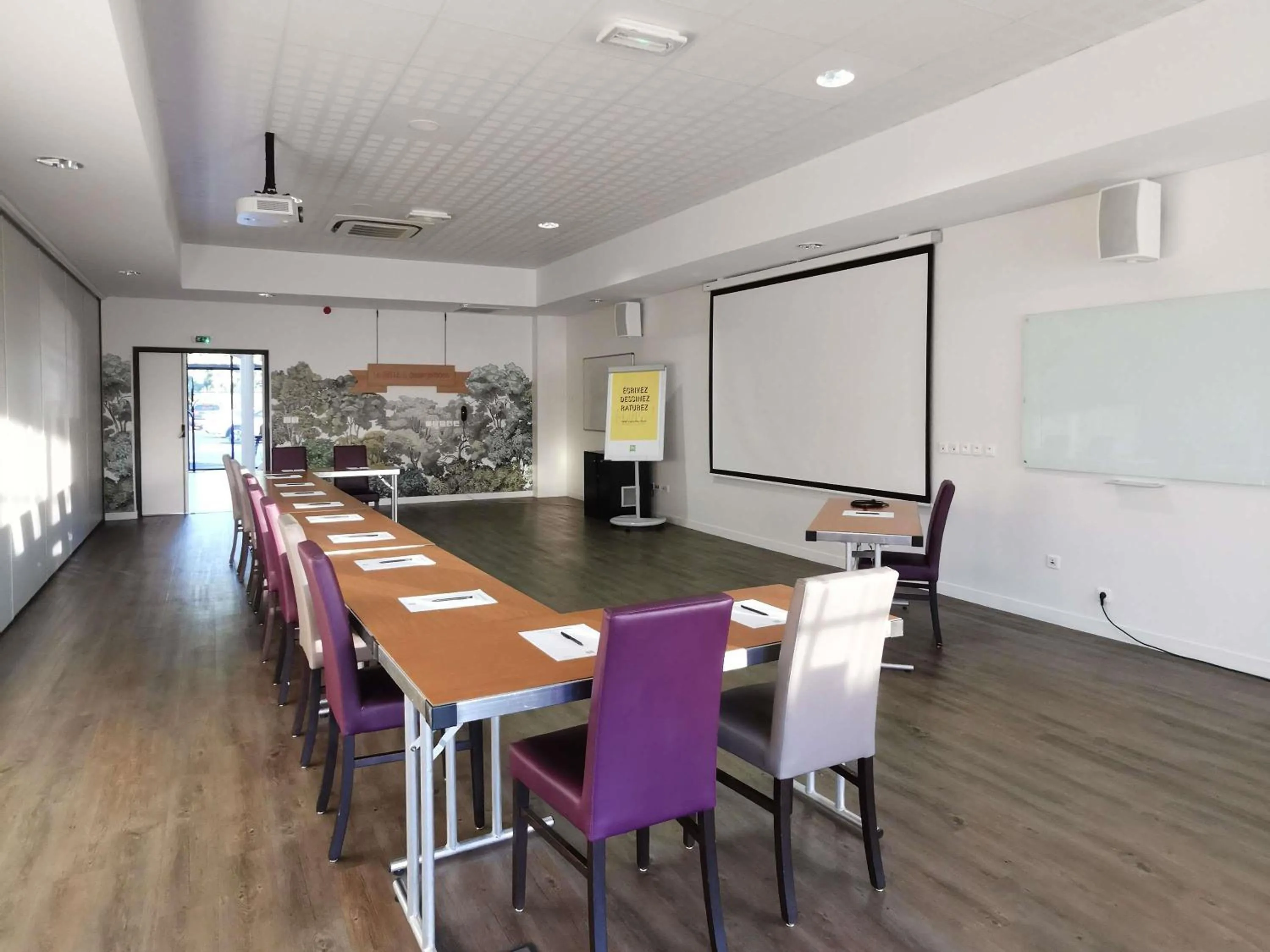 Meeting/conference room in Hôtel ibis Styles Montargis Arboria