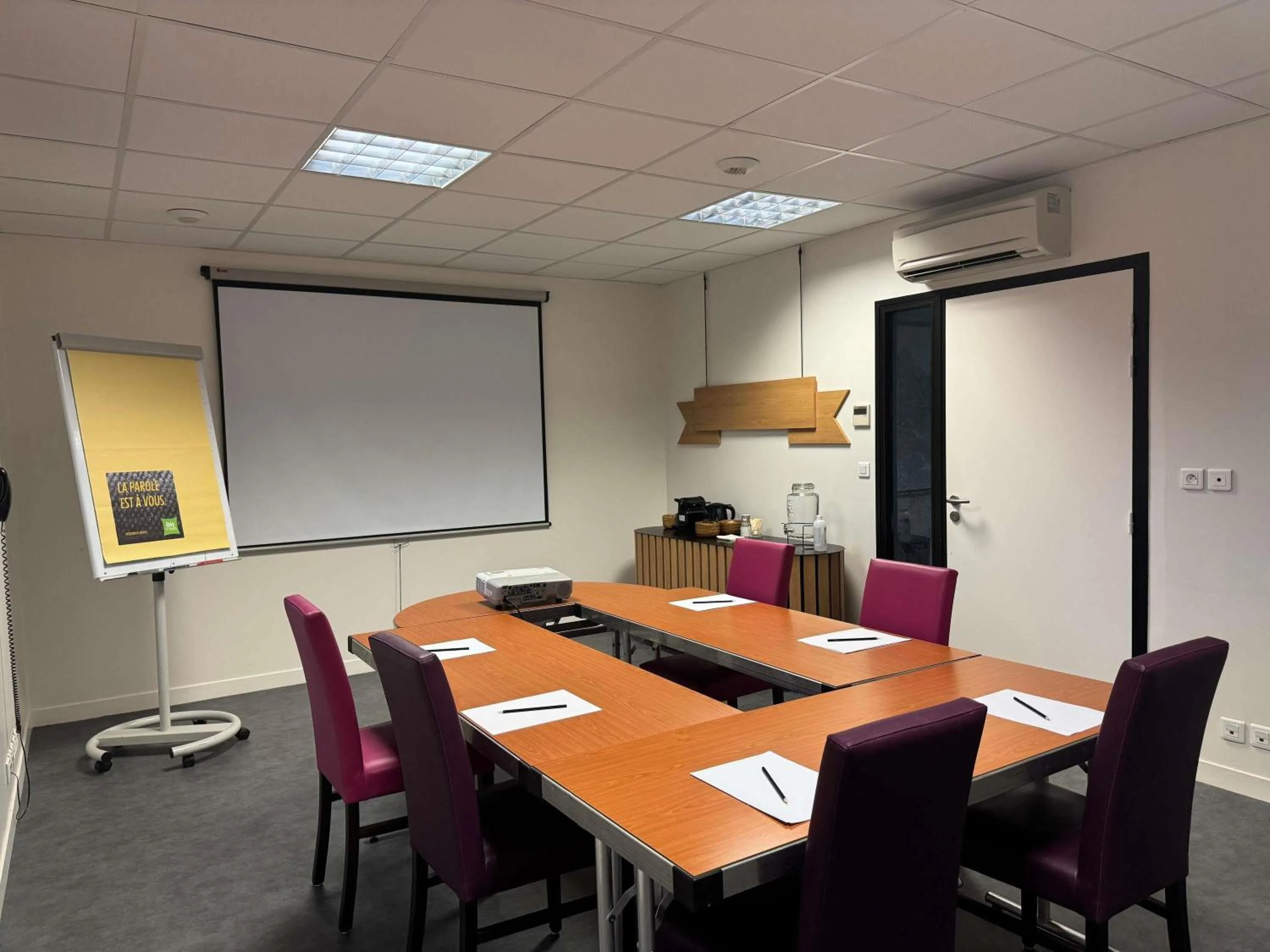 Meeting/conference room in Hôtel ibis Styles Montargis Arboria