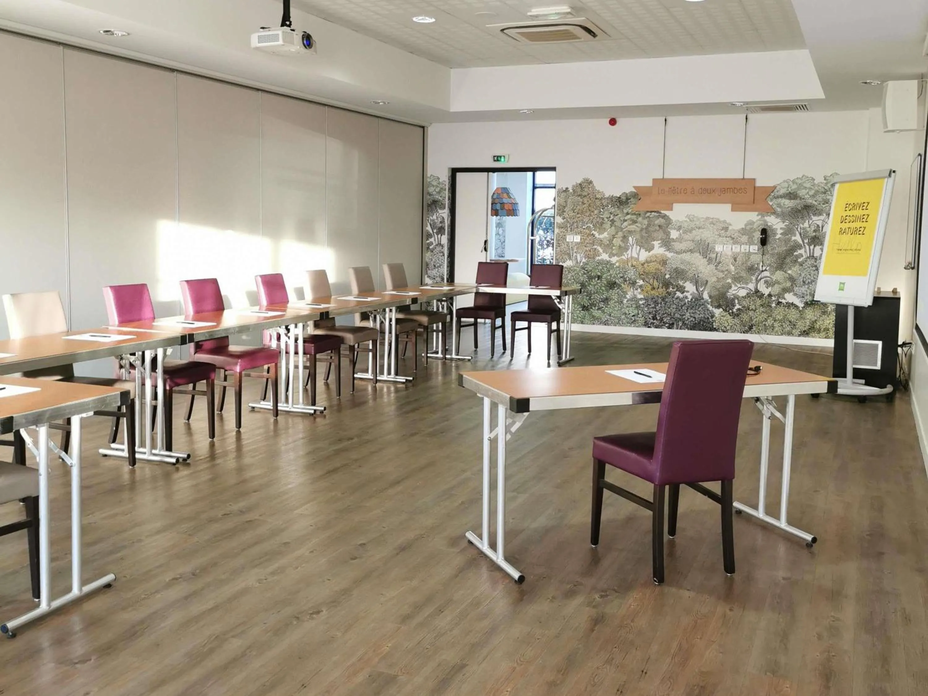 Meeting/conference room in Hôtel ibis Styles Montargis Arboria