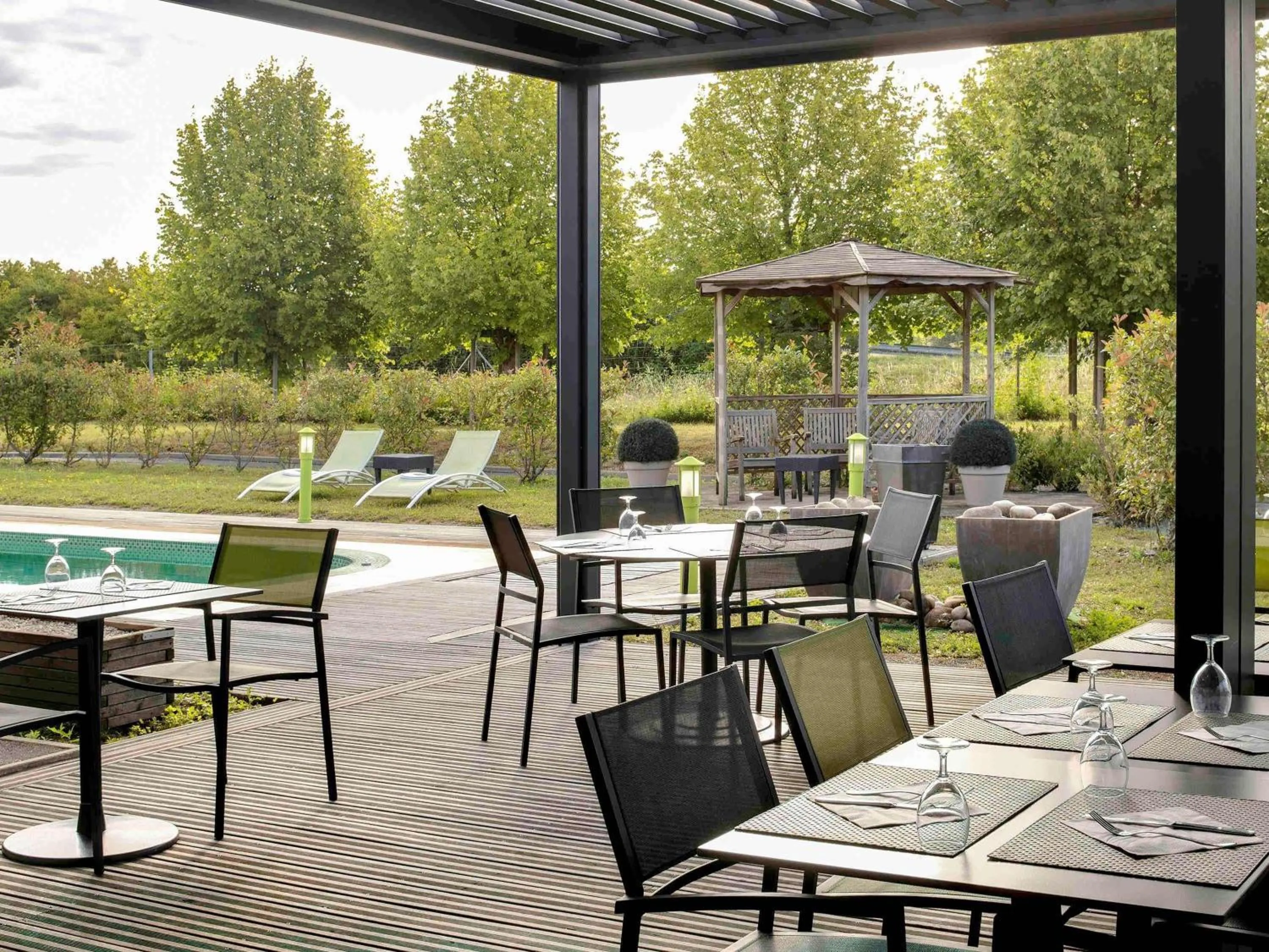 Restaurant/places to eat in Hôtel ibis Styles Montargis Arboria