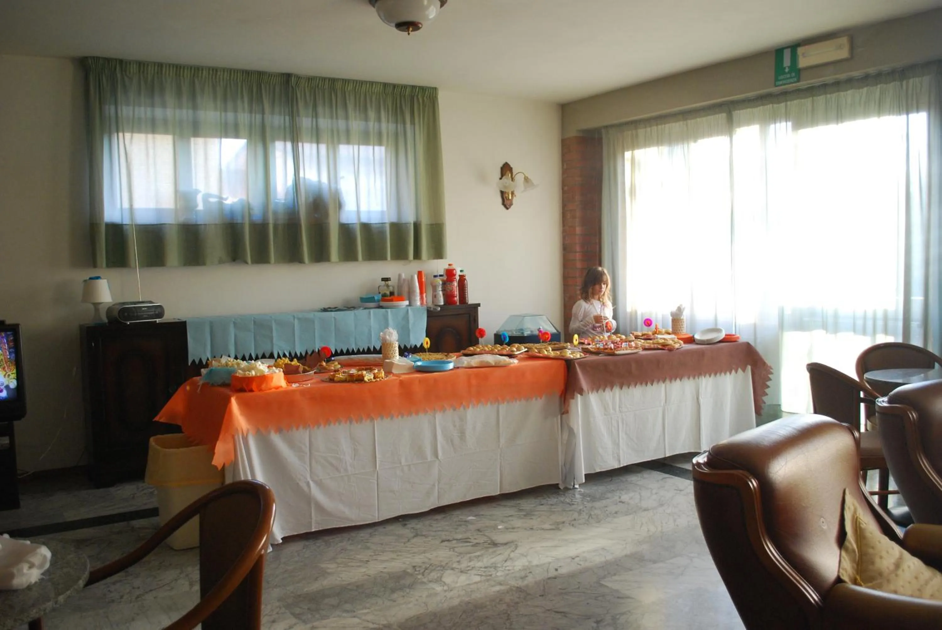 Restaurant/places to eat in Albergo Smeraldo