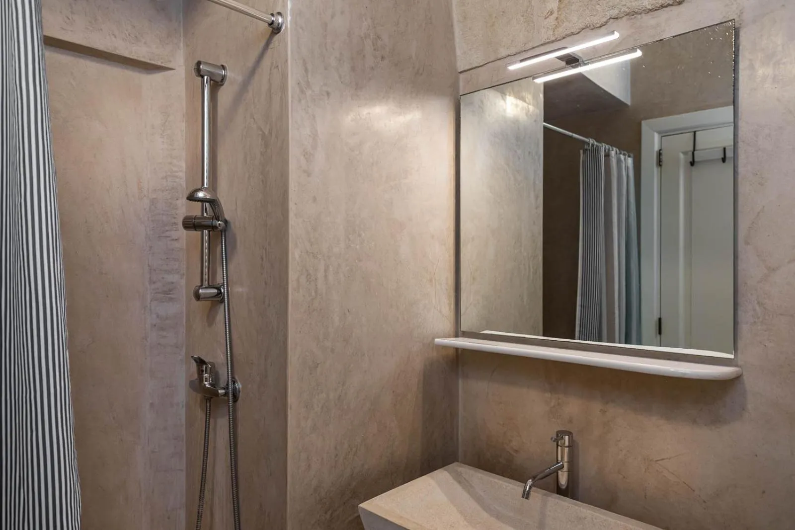 Bathroom in Albergo Diffuso Monopoli