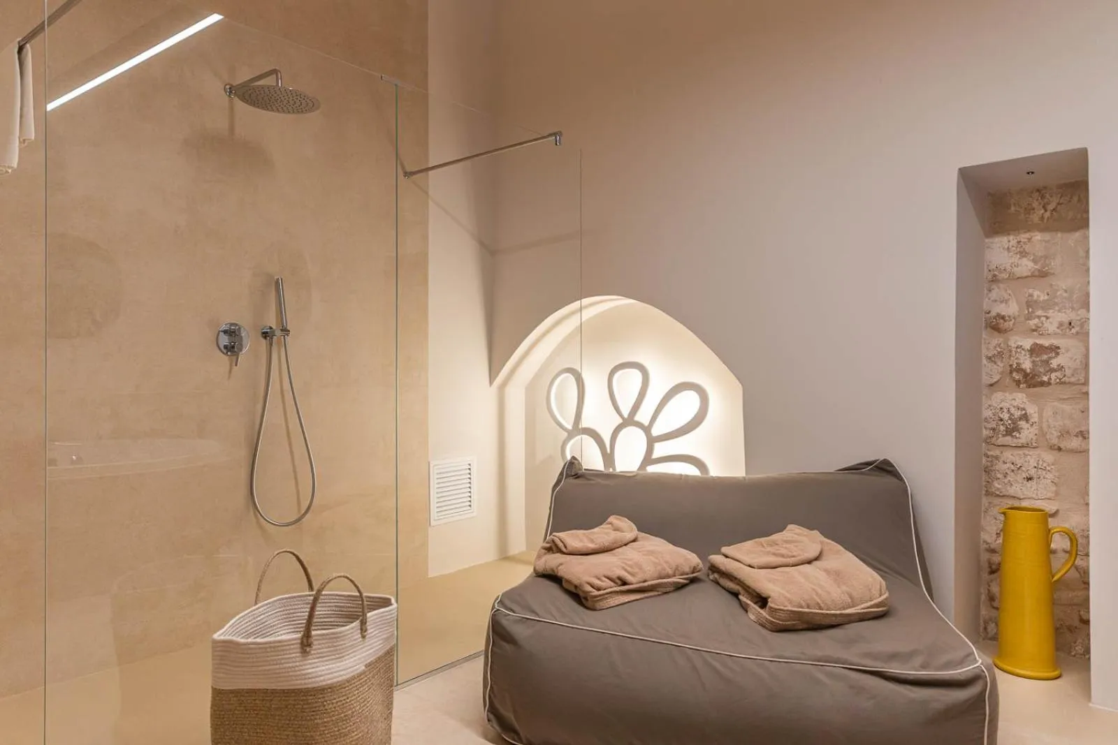 Shower in Albergo Diffuso Monopoli