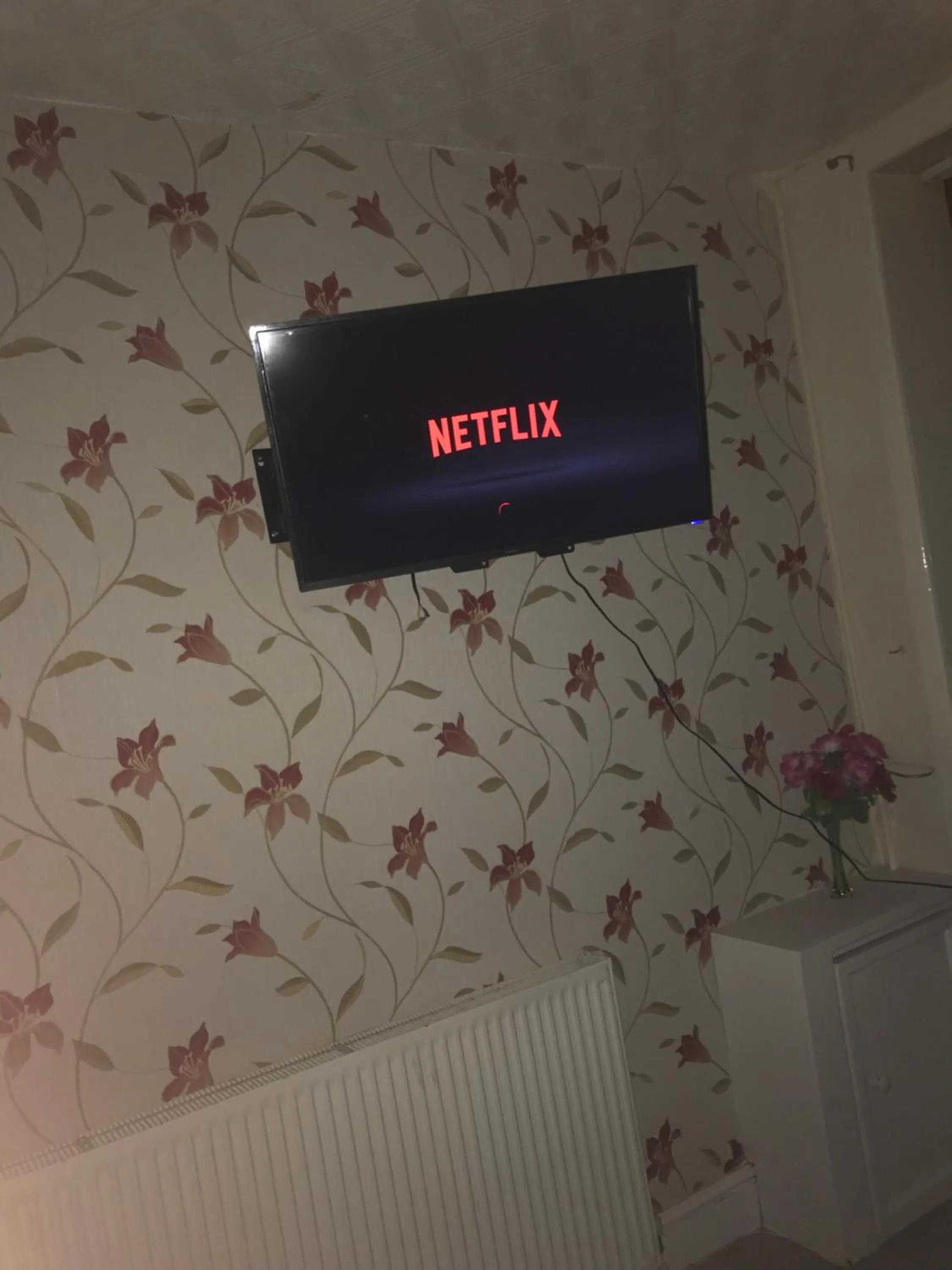 Communal lounge/ TV room in Entire B&B