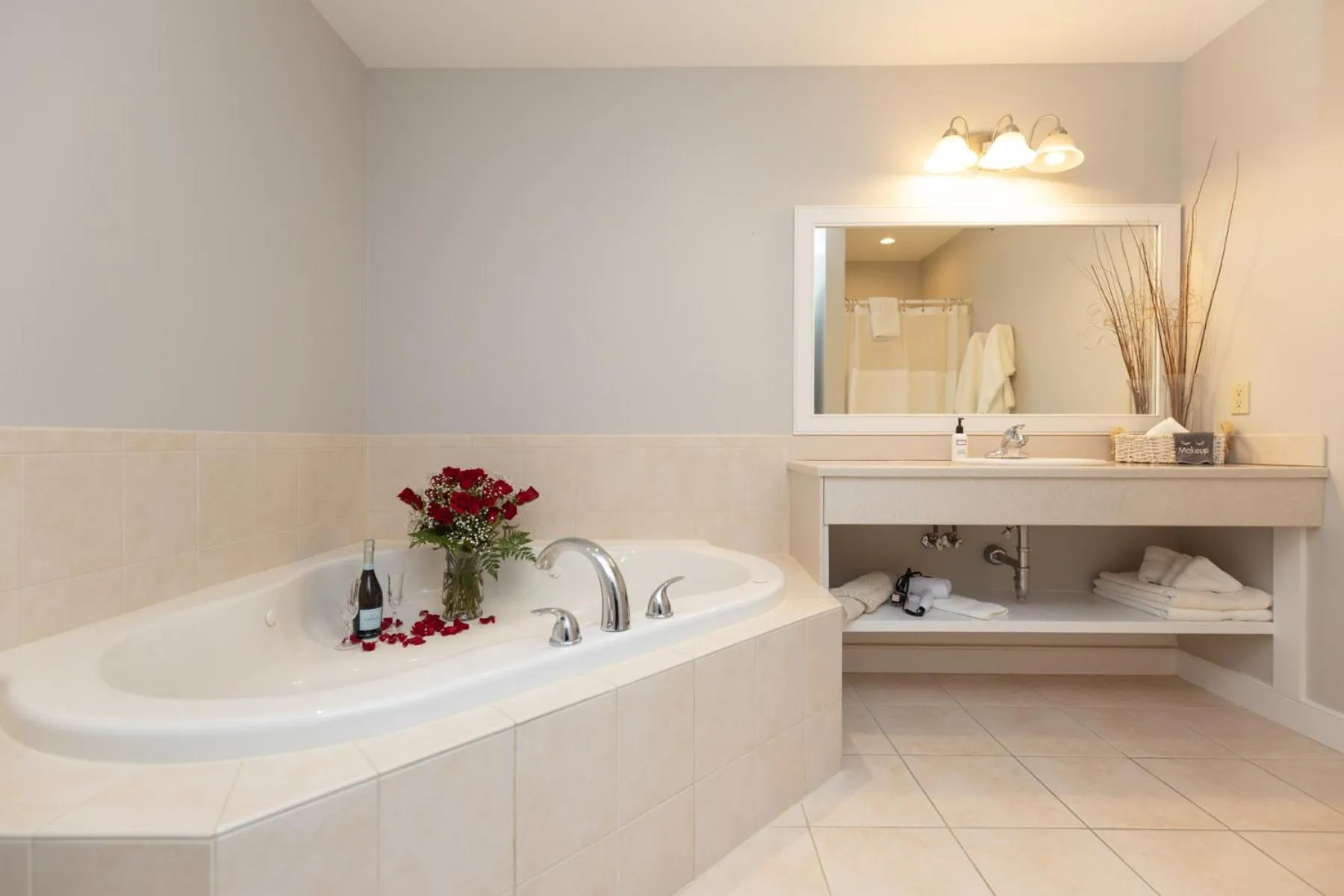 Hot Tub in Selinsgrove Inn