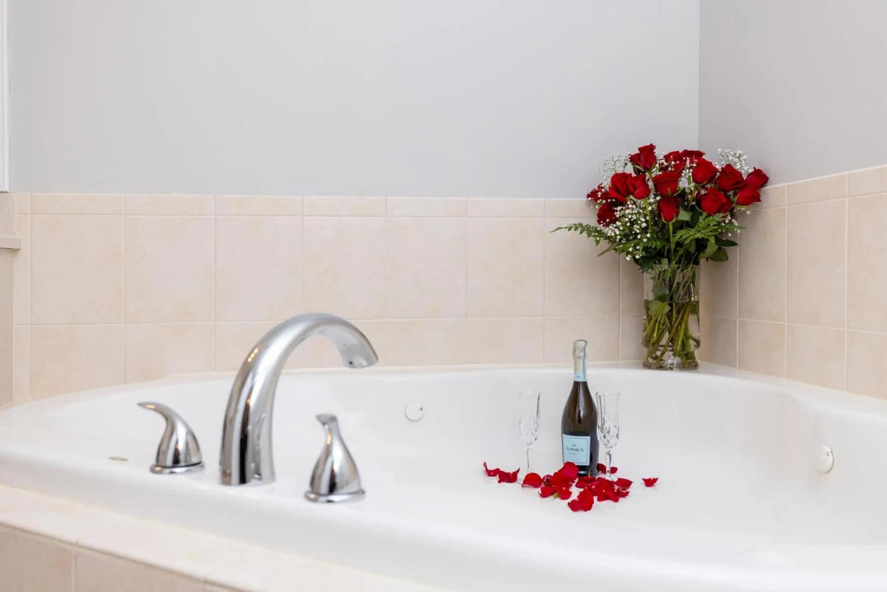 Hot Tub in Selinsgrove Inn